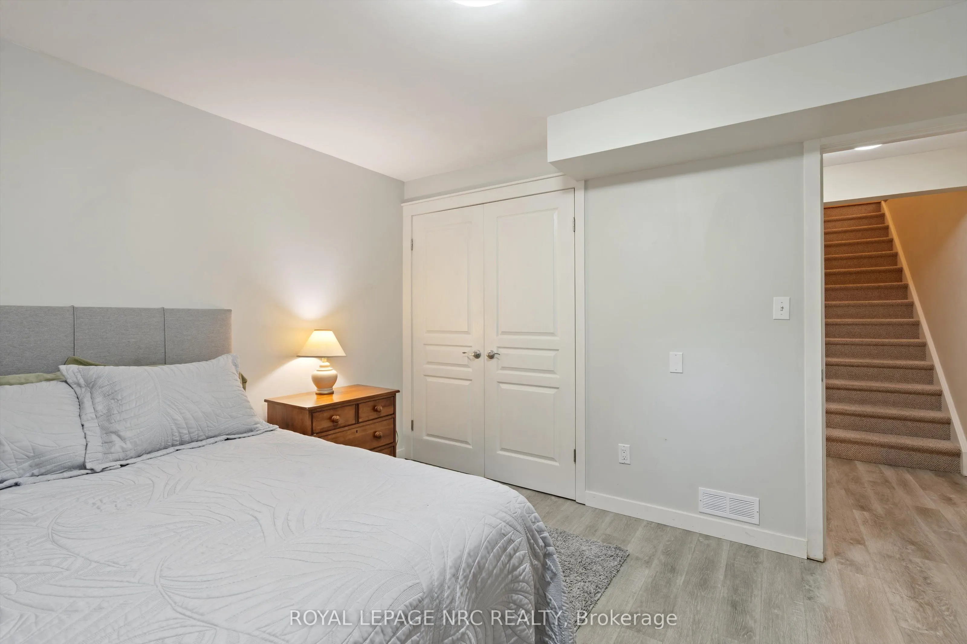 2880 King Street, #20