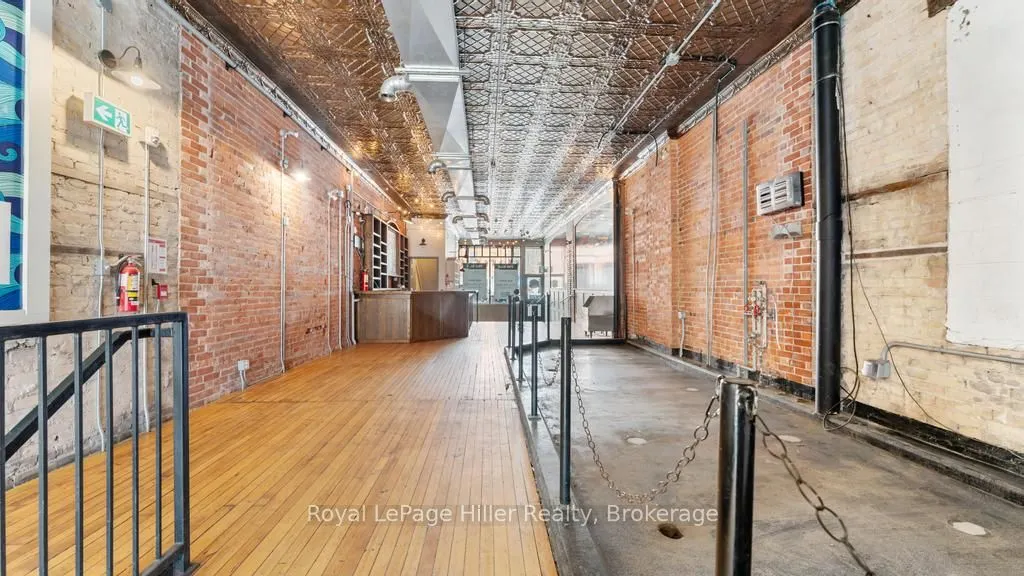 21 Market Place