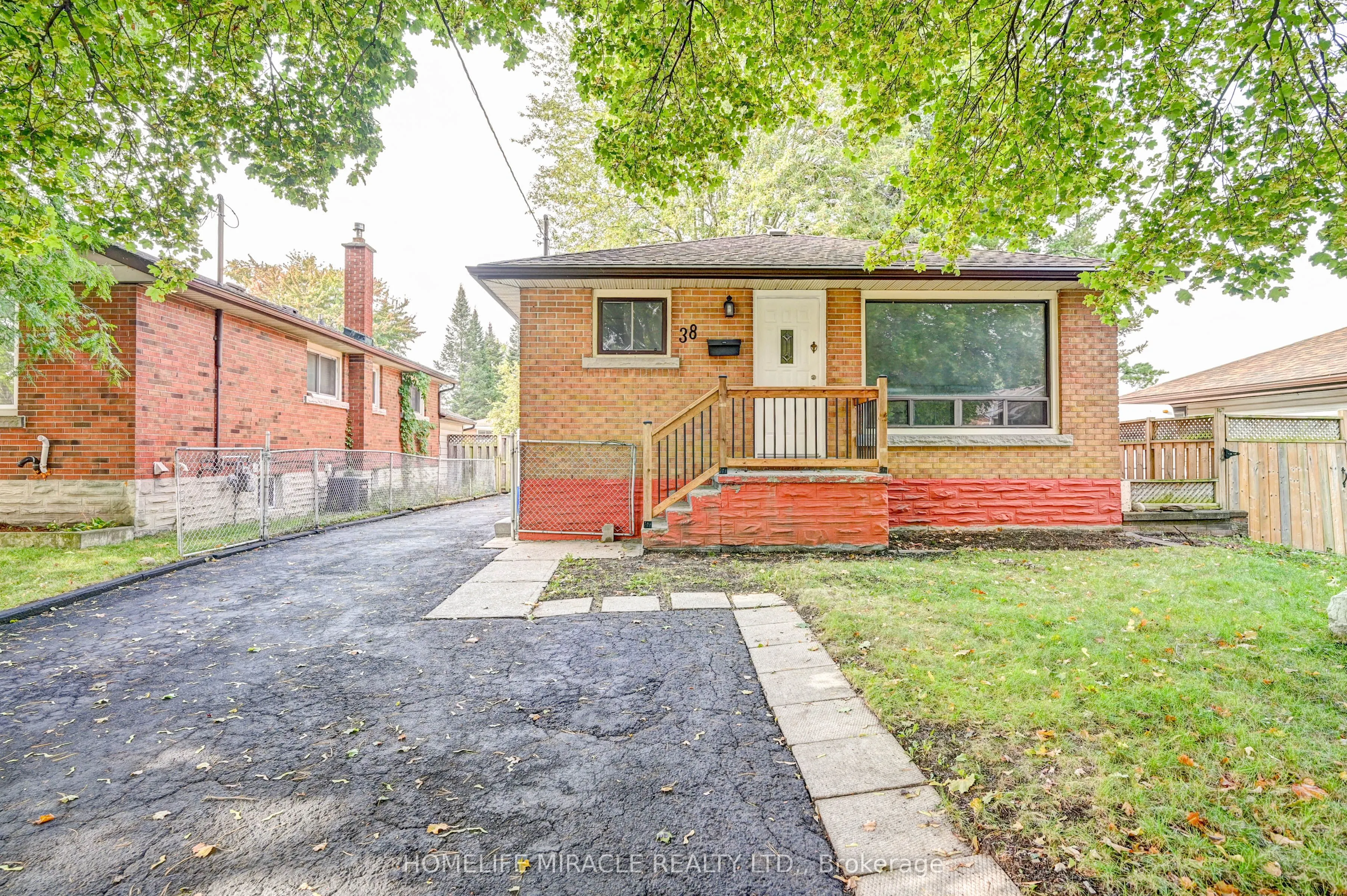 38 Broadview Avenue
