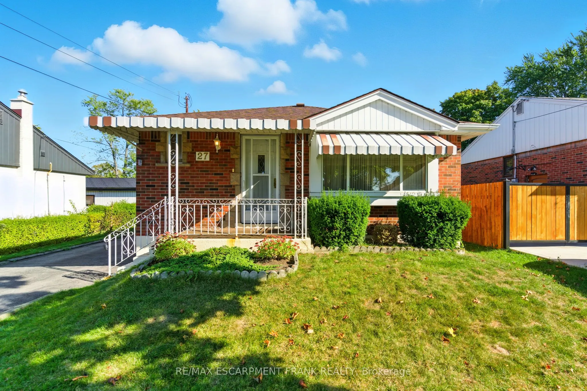 27 Warren Avenue