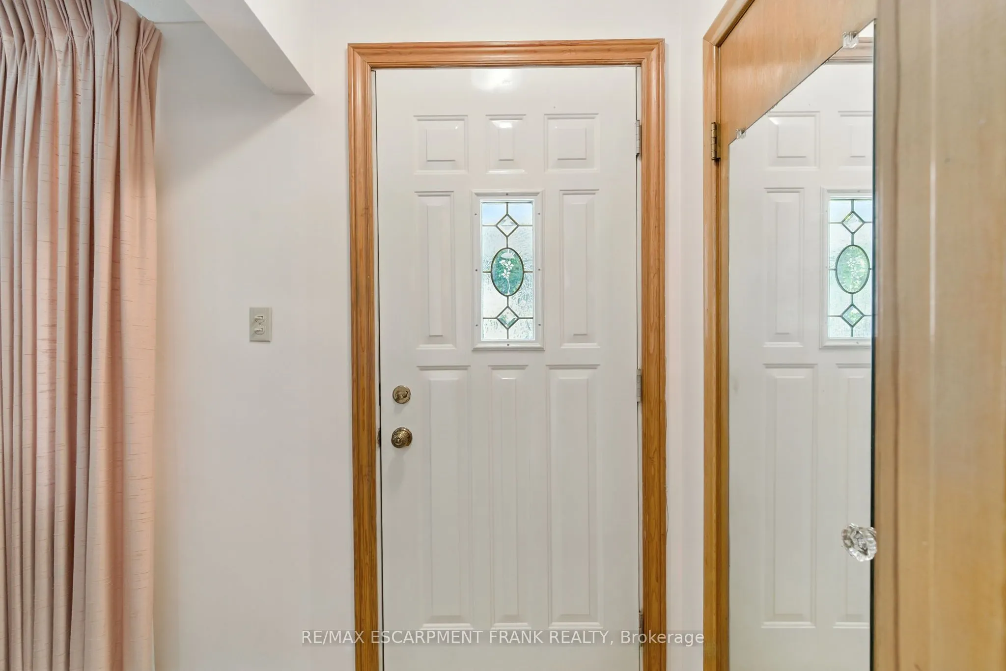 27 Warren Avenue