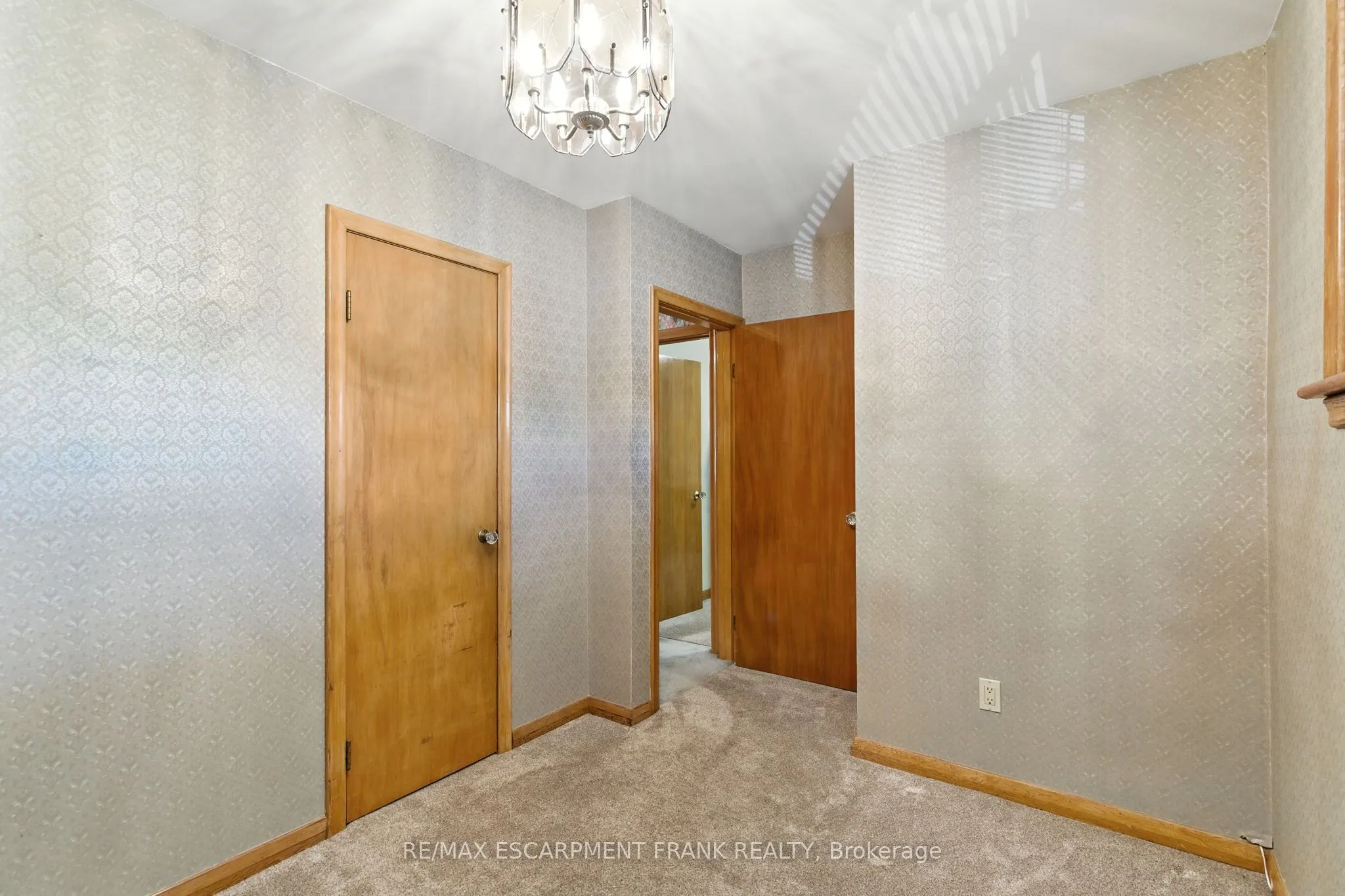 27 Warren Avenue