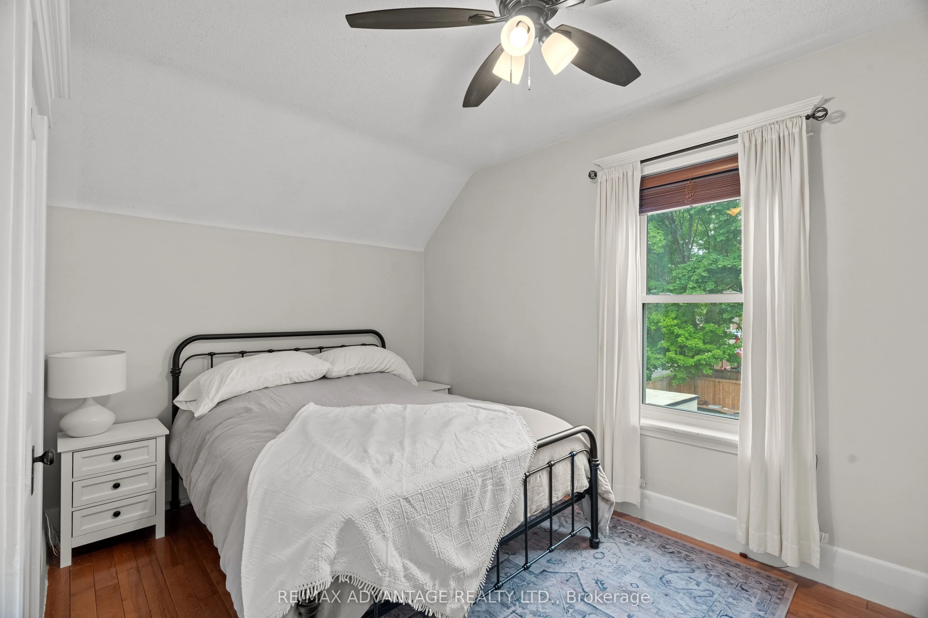 52 Beattie Avenue N