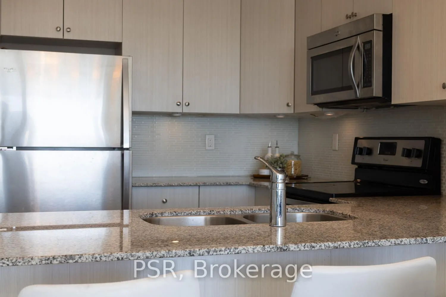 1 Victoria Street S, #1205