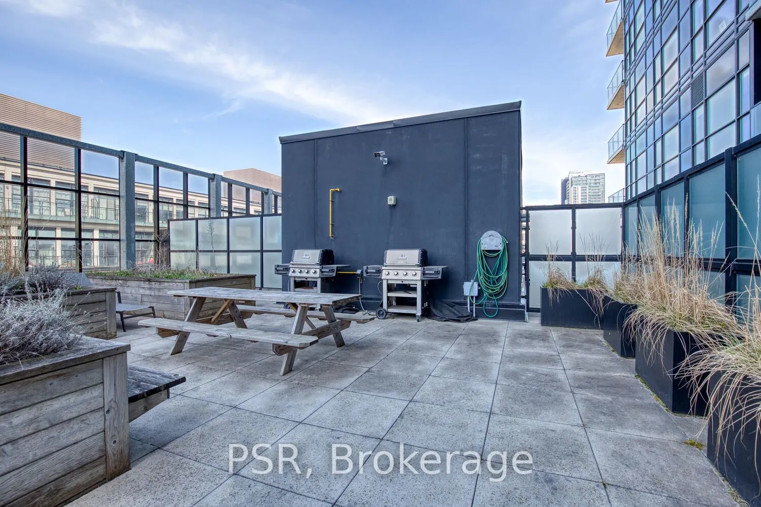1 Victoria Street S, #1205