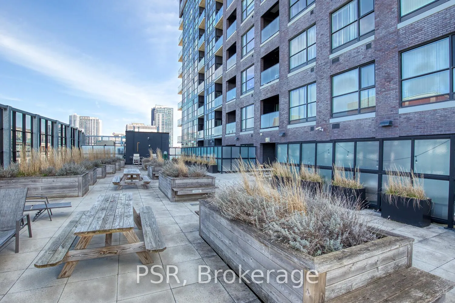 1 Victoria Street S, #1205