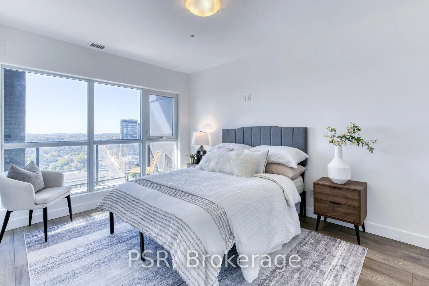 1 Victoria Street S, #1205