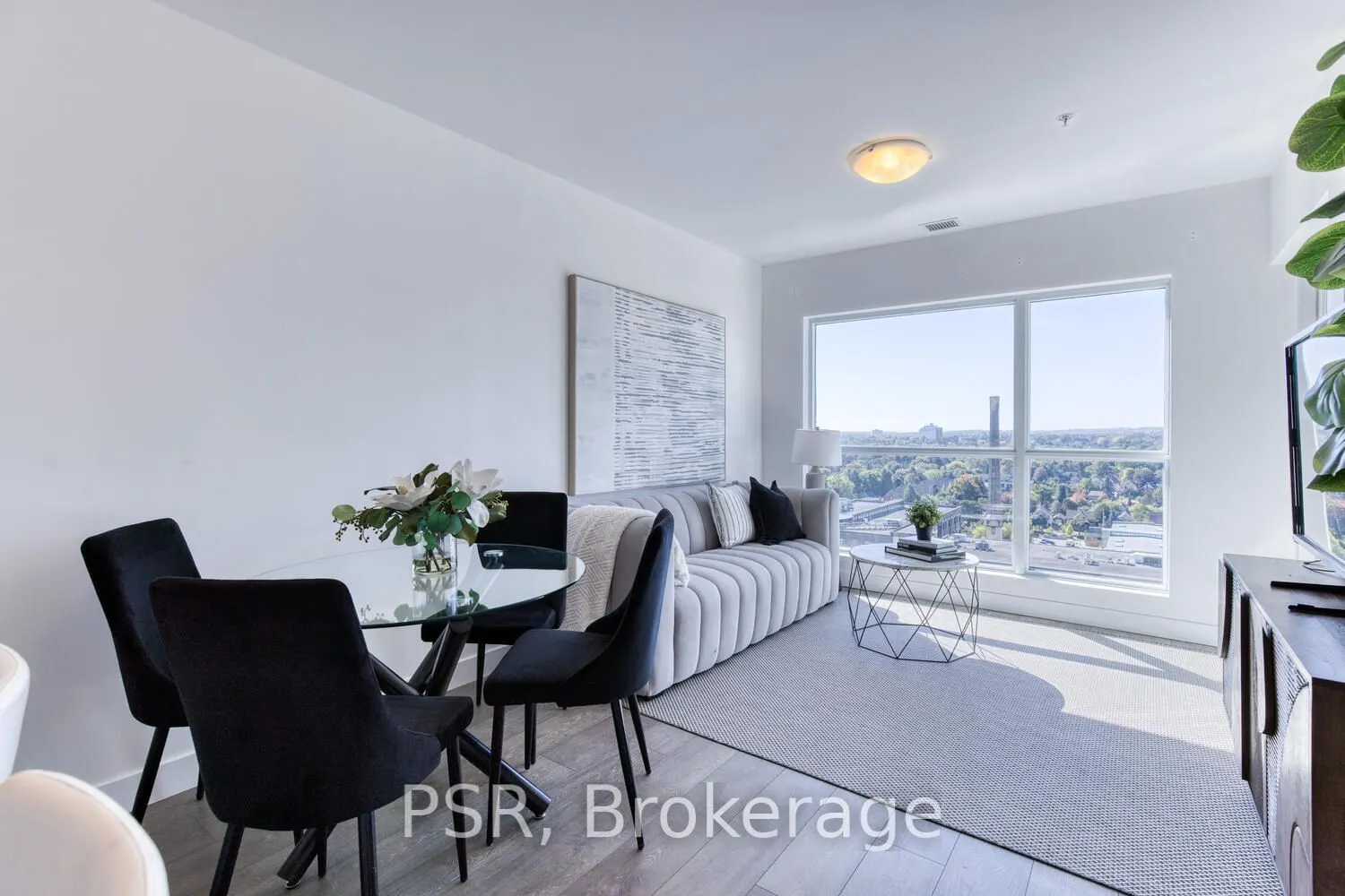 1 Victoria Street S, #1205