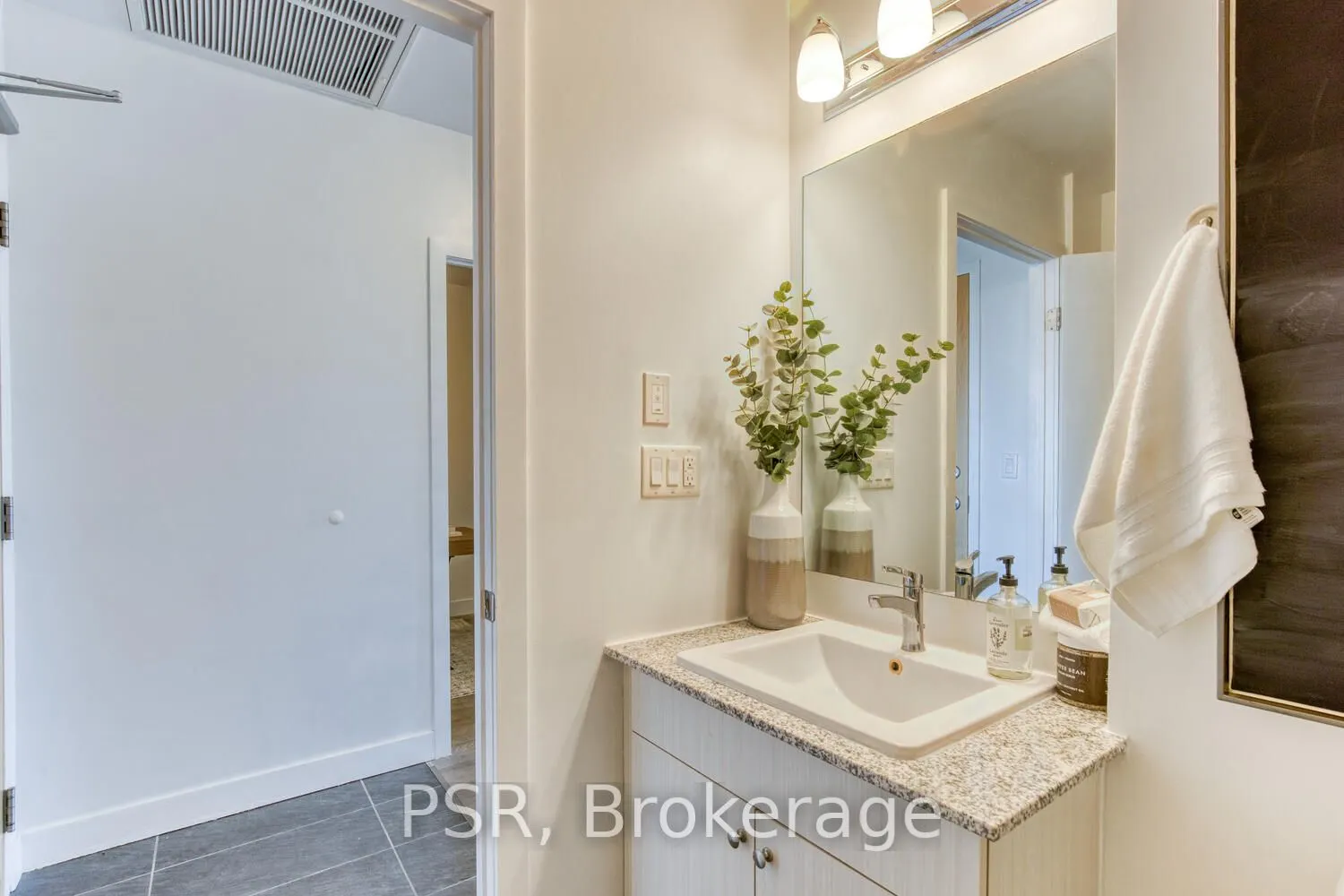 1 Victoria Street S, #1205