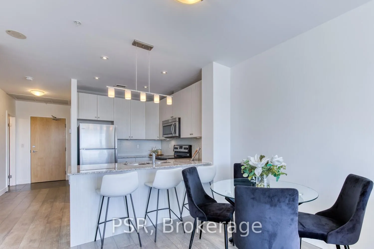 1 Victoria Street S, #1205