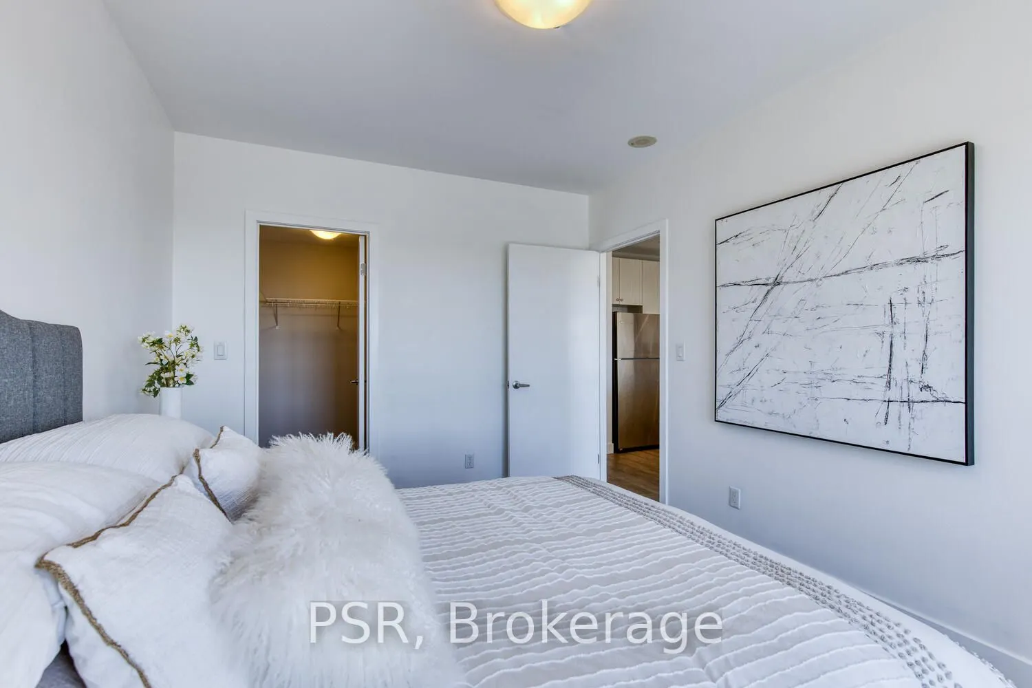 1 Victoria Street S, #1205