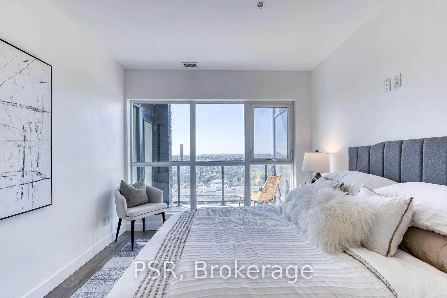 1 Victoria Street S, #1205