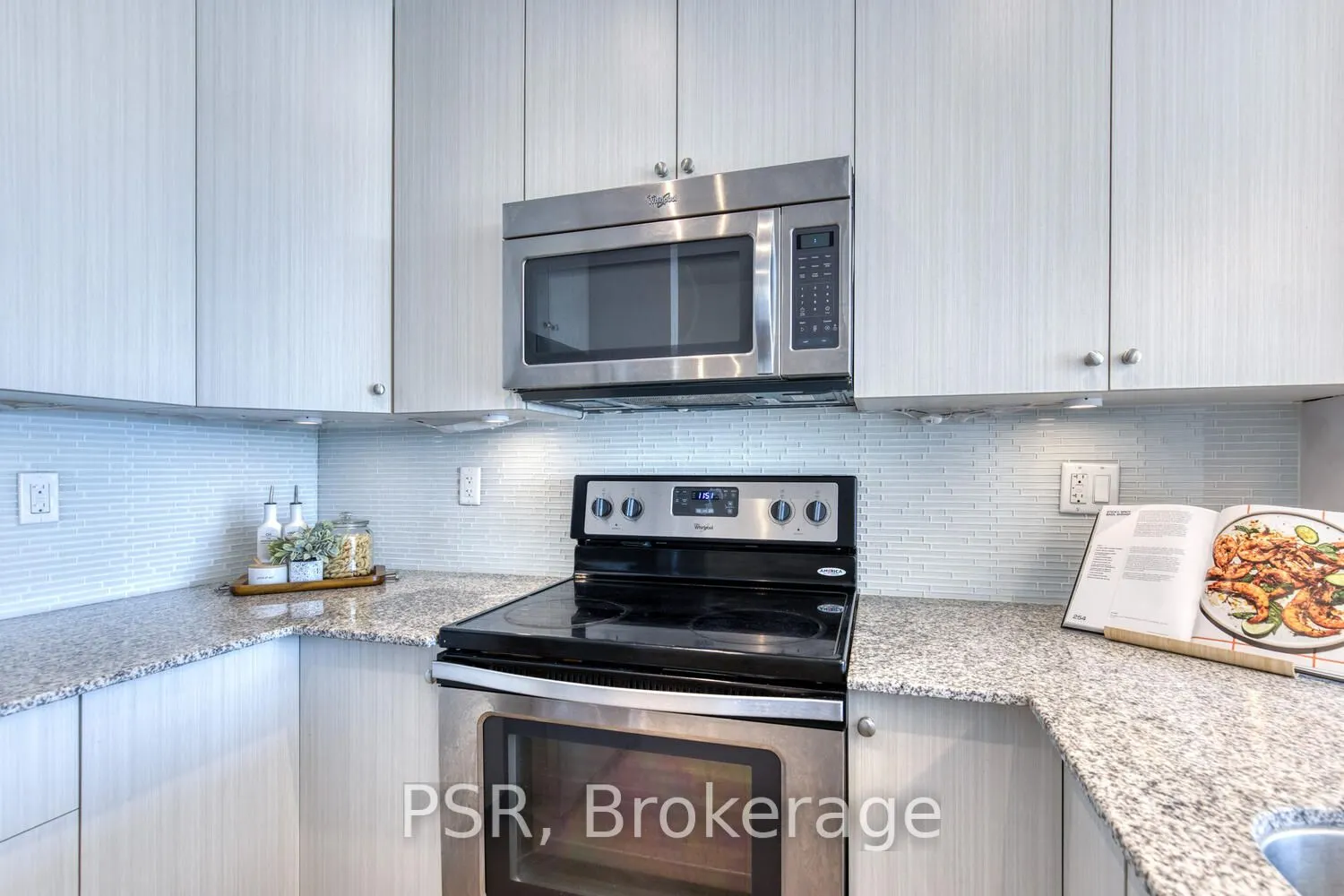 1 Victoria Street S, #1205