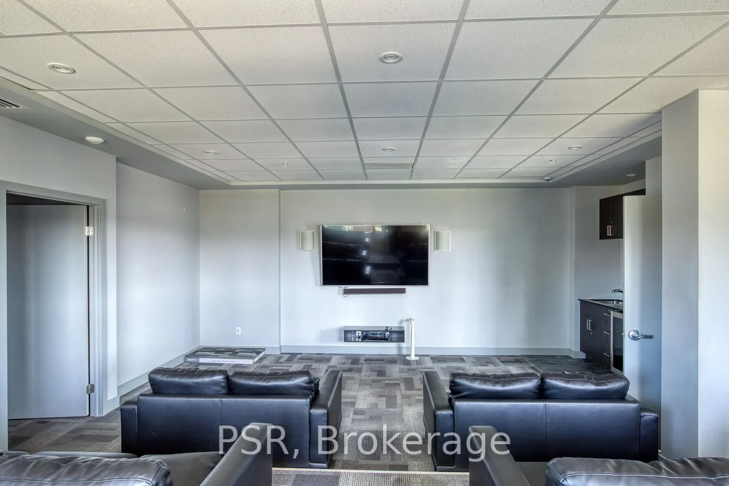 1 Victoria Street S, #1205