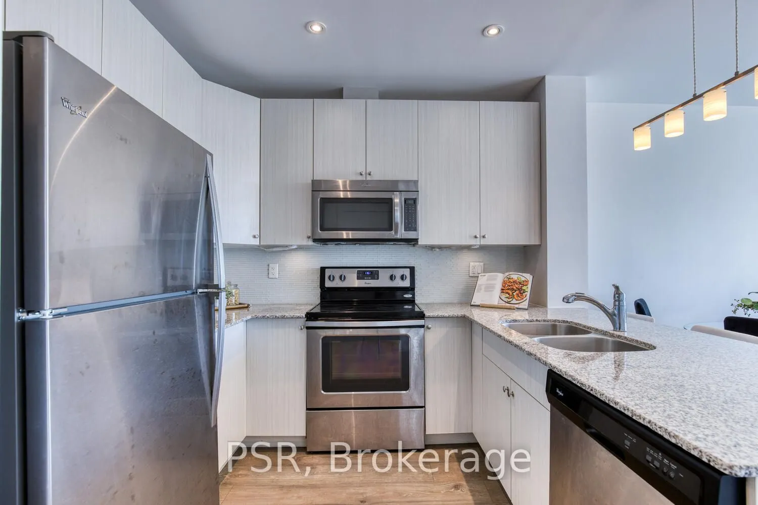 1 Victoria Street S, #1205