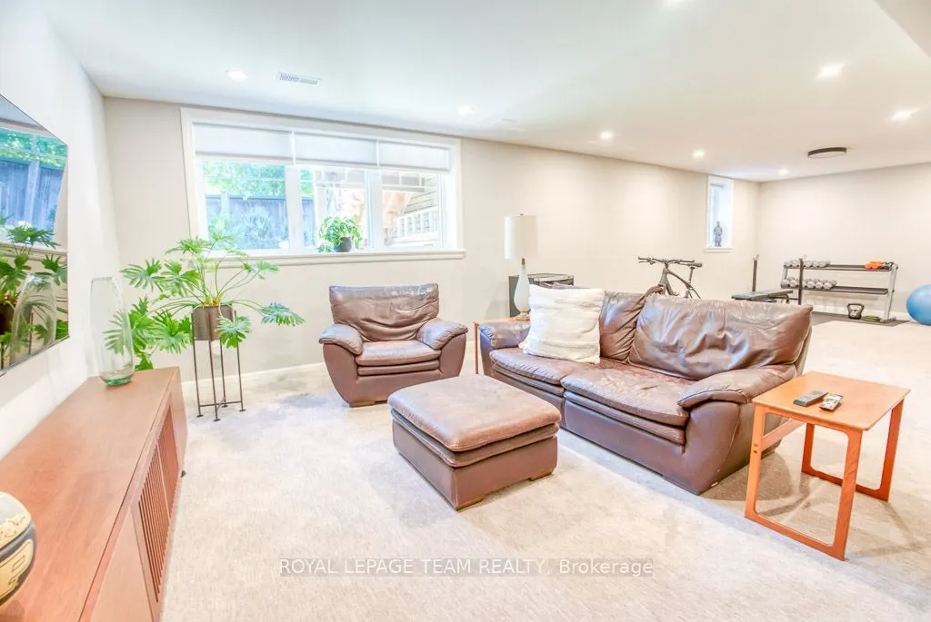 107 Kitsilano Court