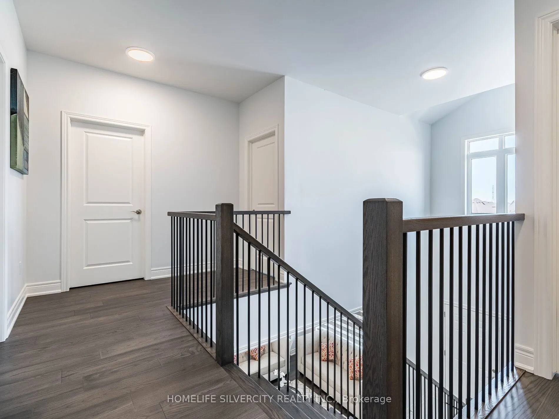 27 Autumn Avenue S