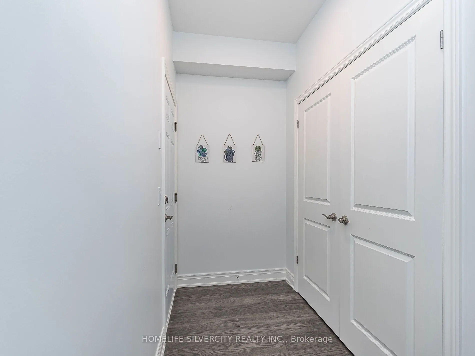 27 Autumn Avenue S