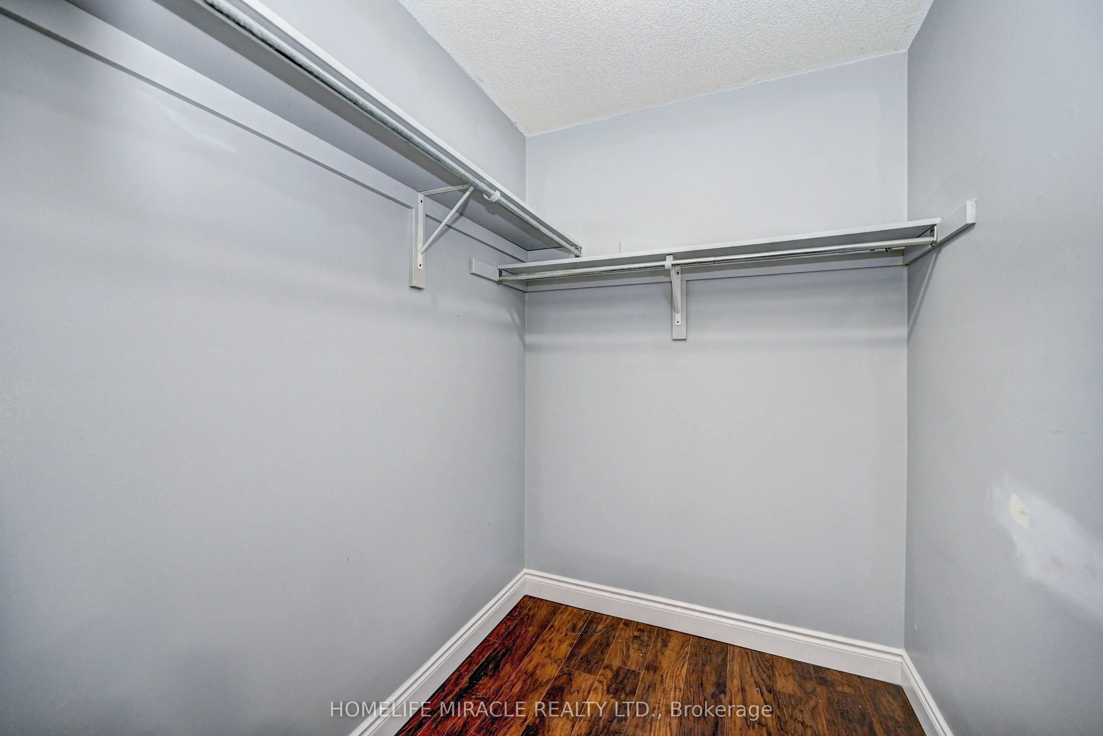 549 Burnett Avenue