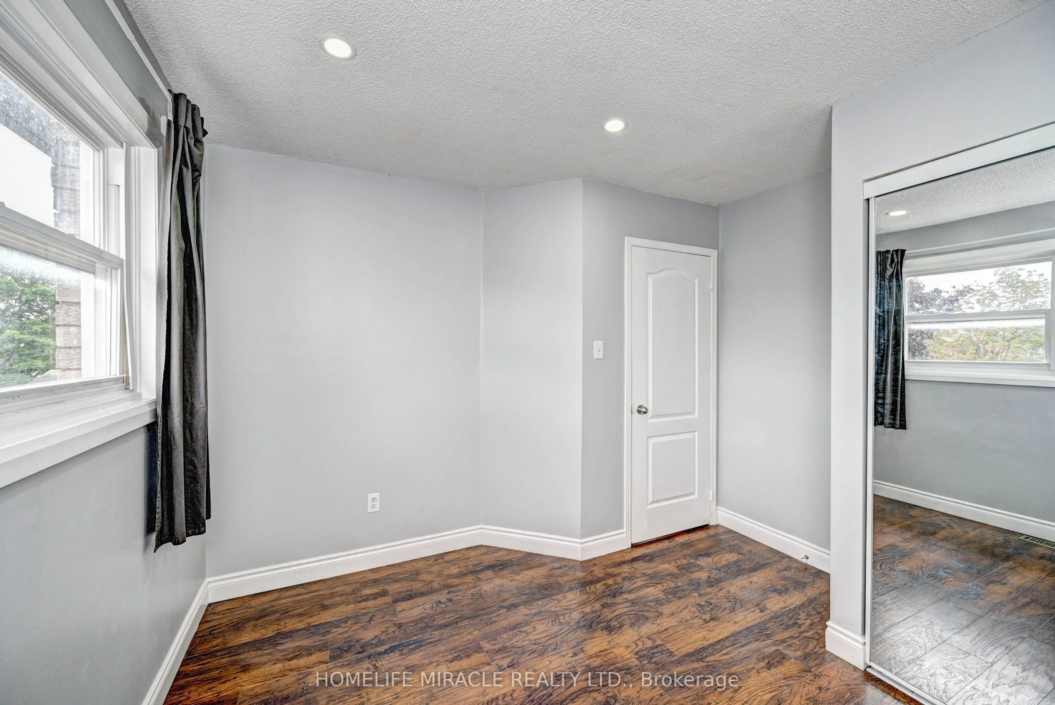 549 Burnett Avenue