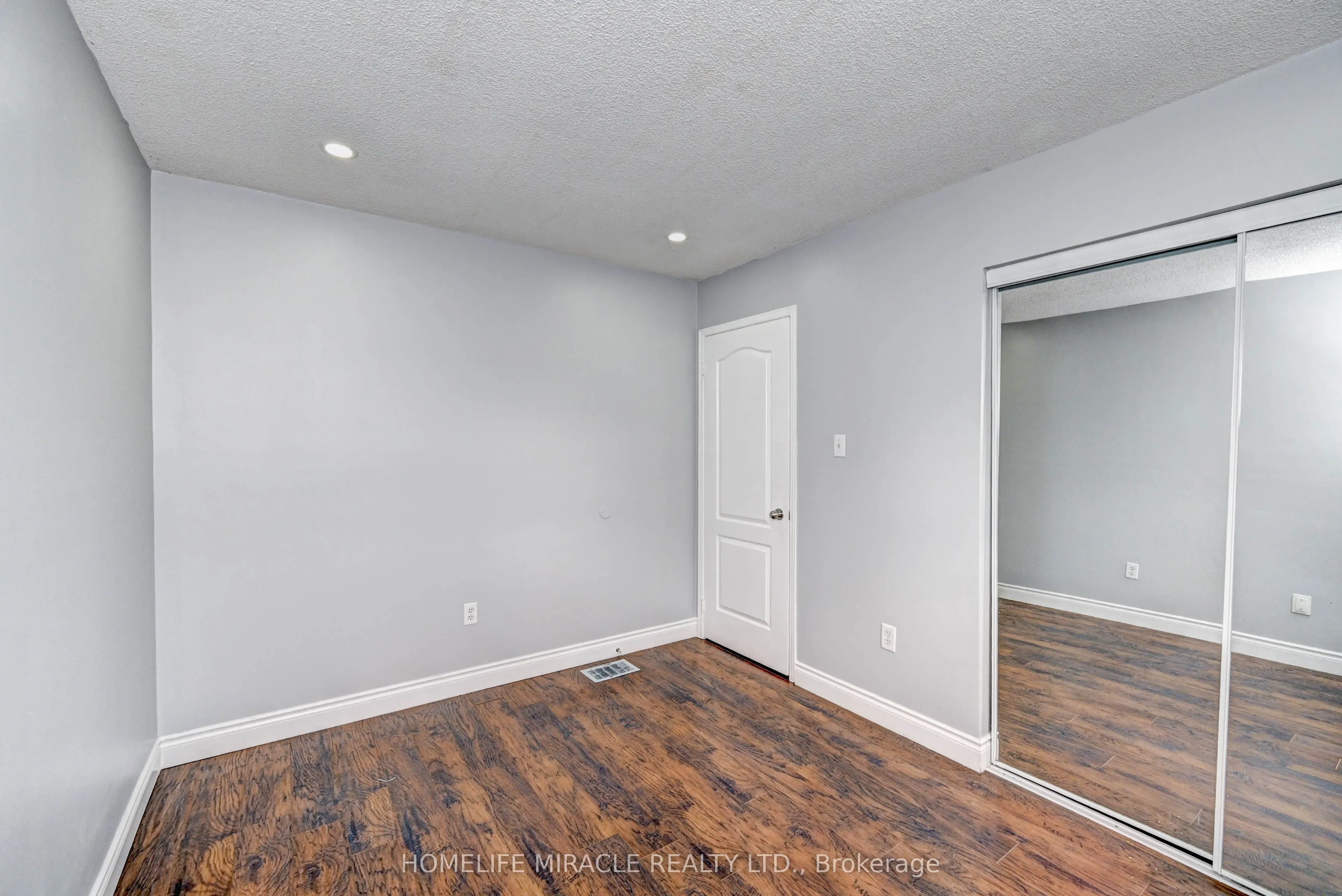 549 Burnett Avenue