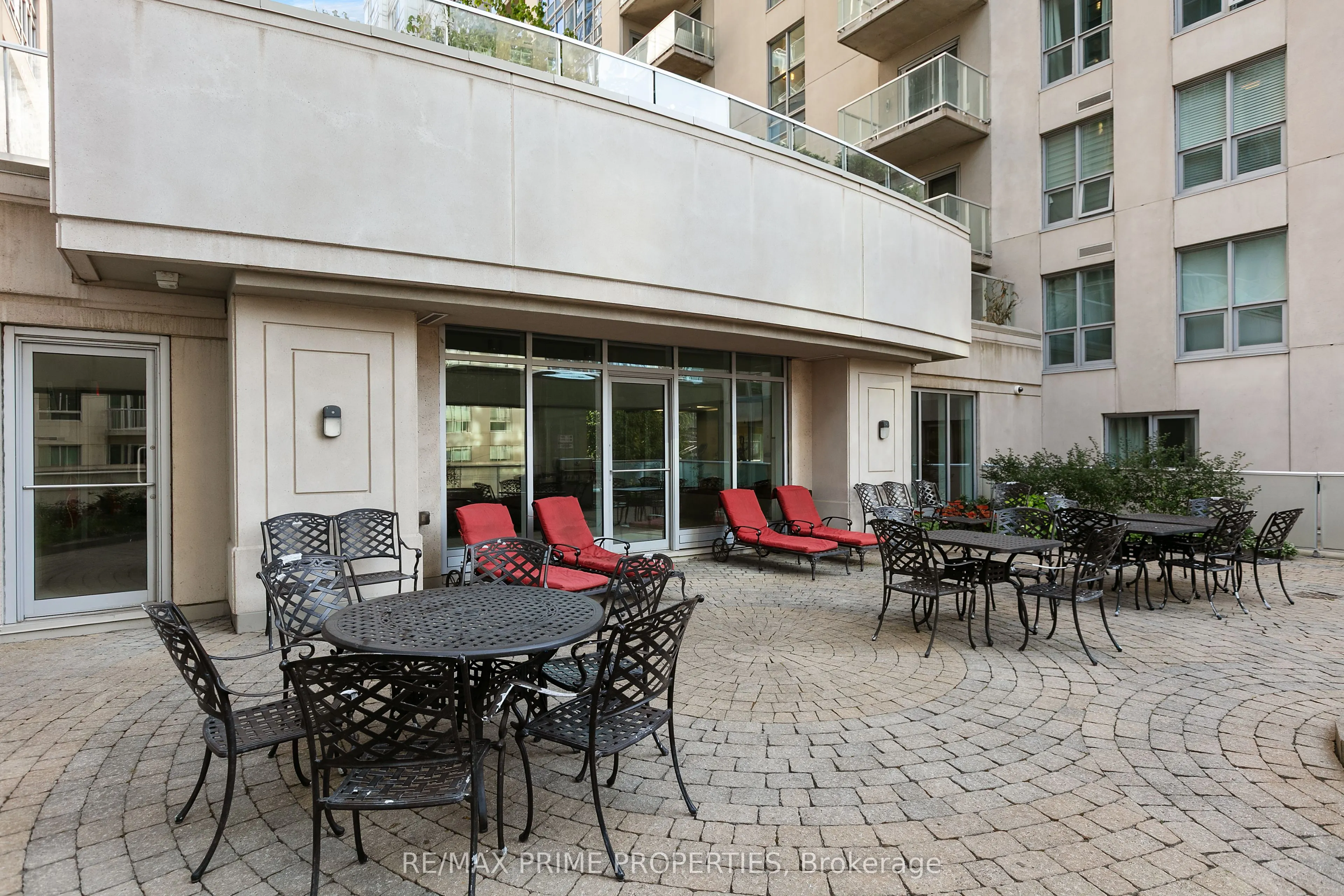 195 Besserer Street, #1306