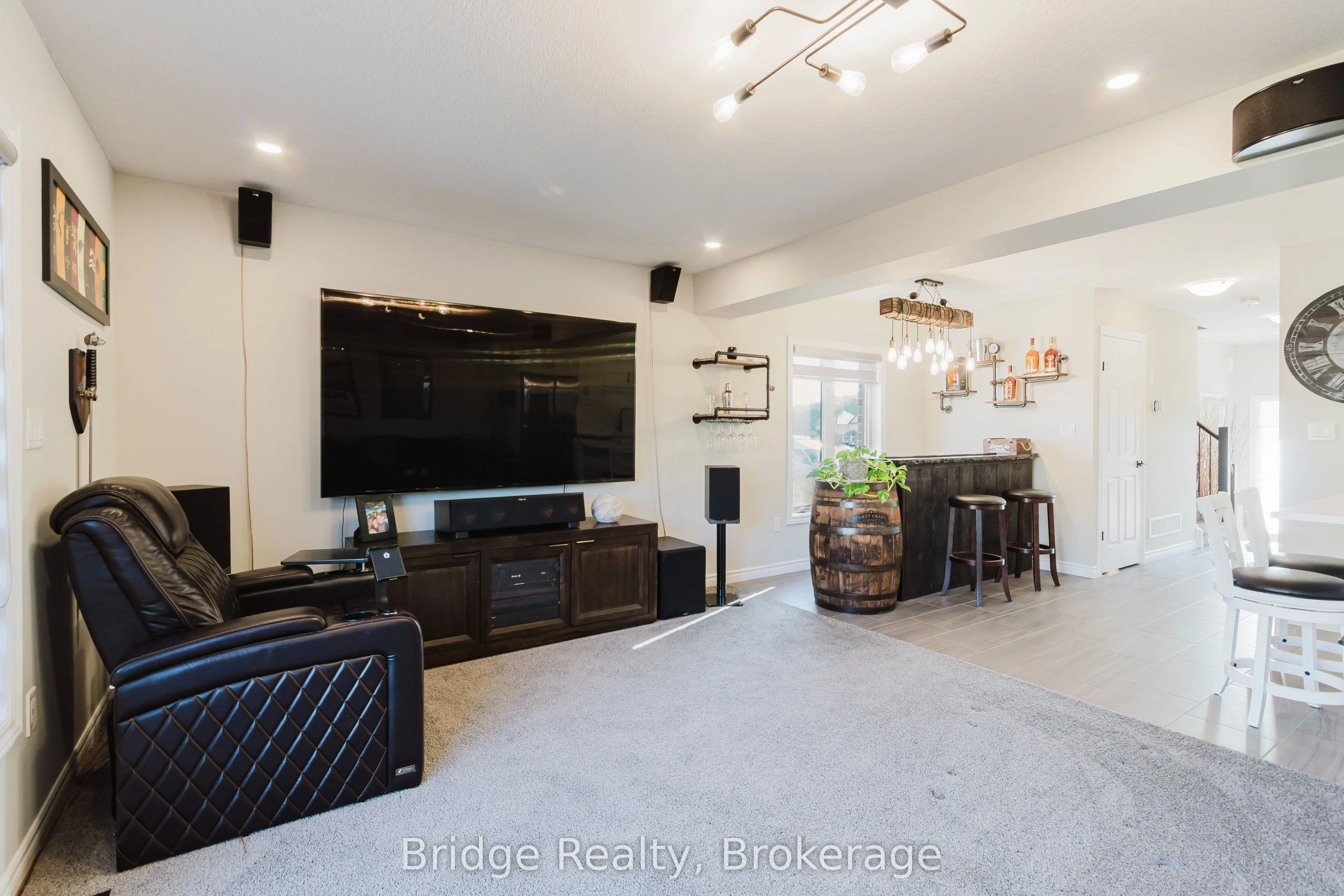 1637 Dunkirk Avenue