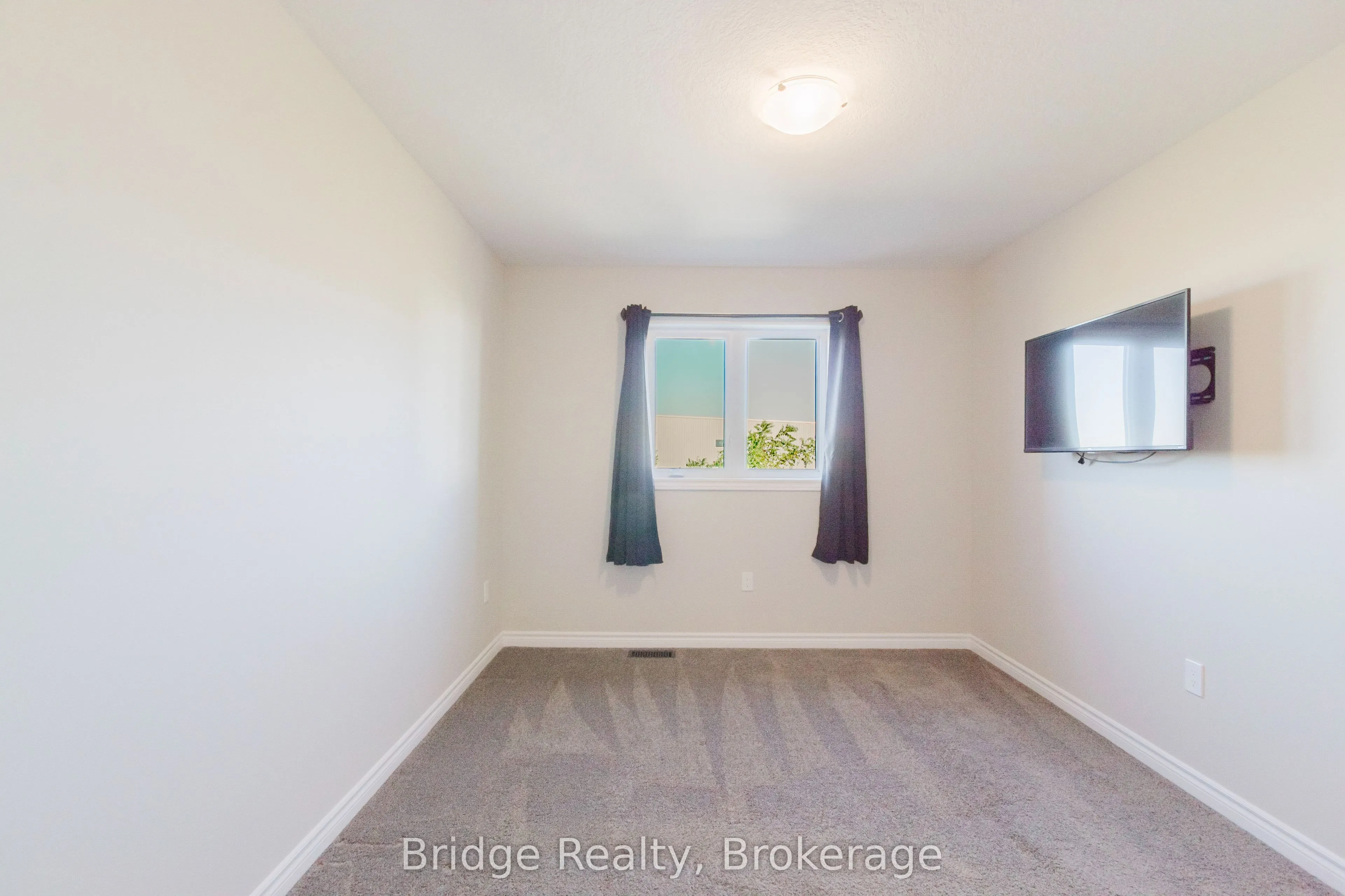 1637 Dunkirk Avenue