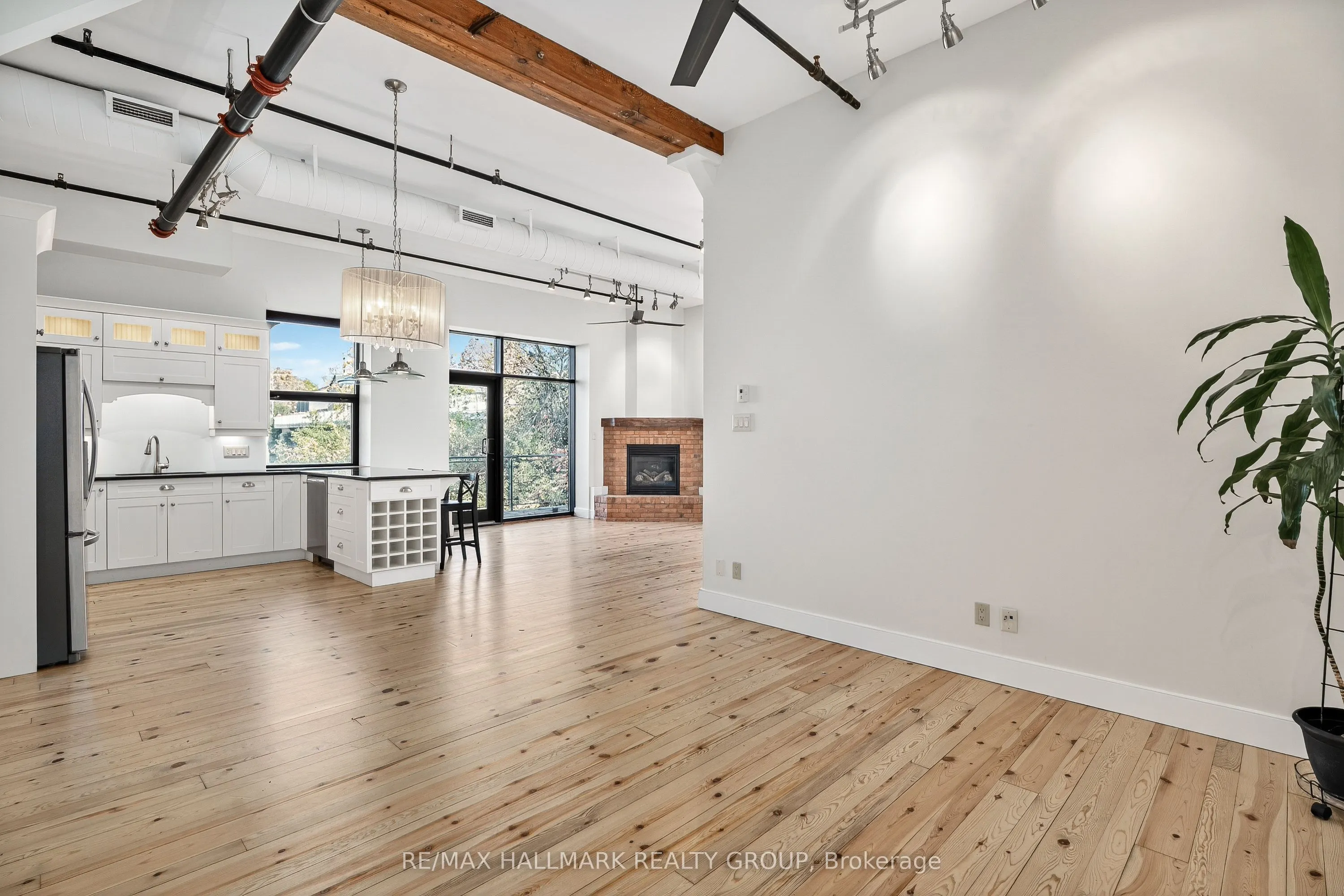83 Little Bridge Street, #114