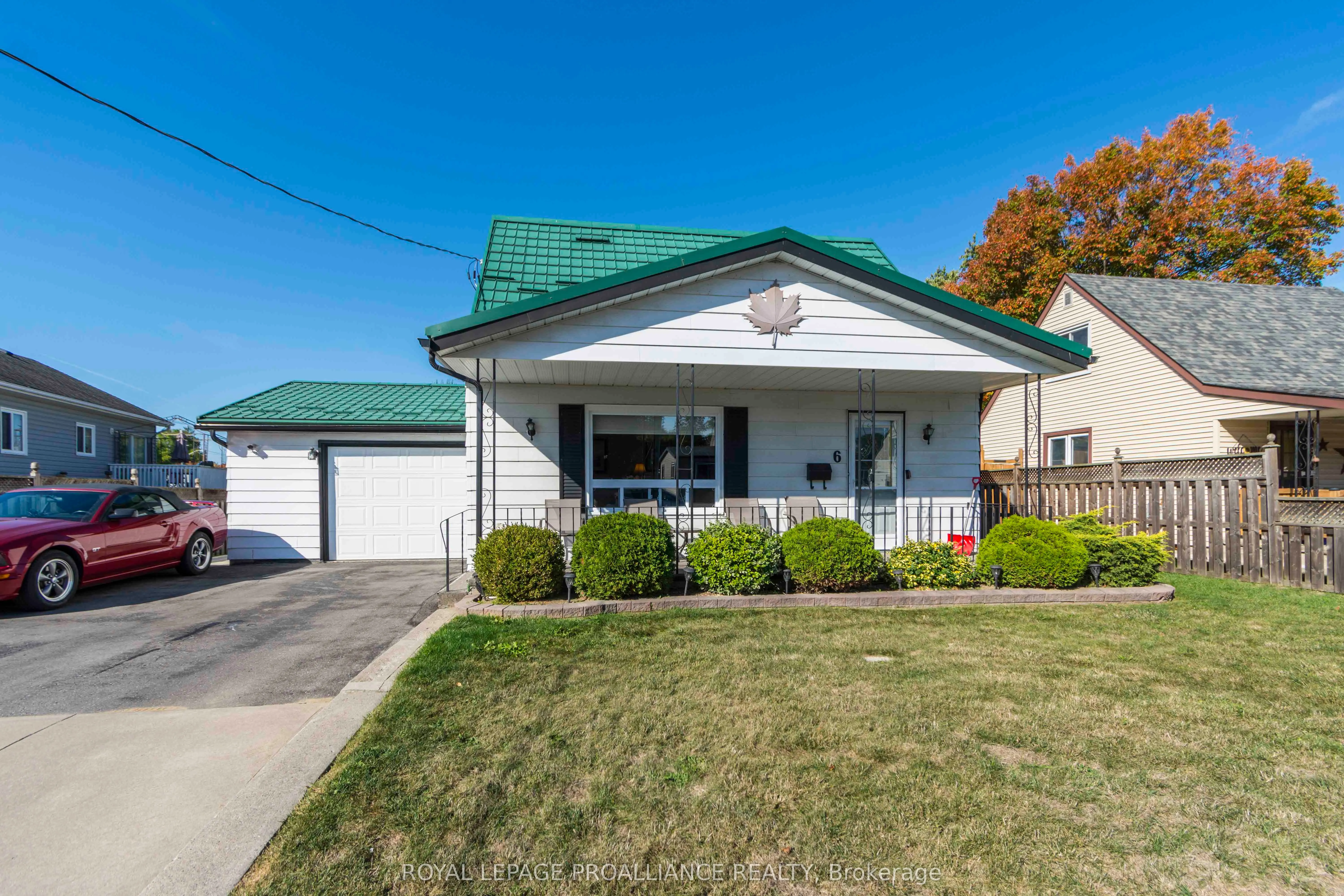 6 Kerr Crescent