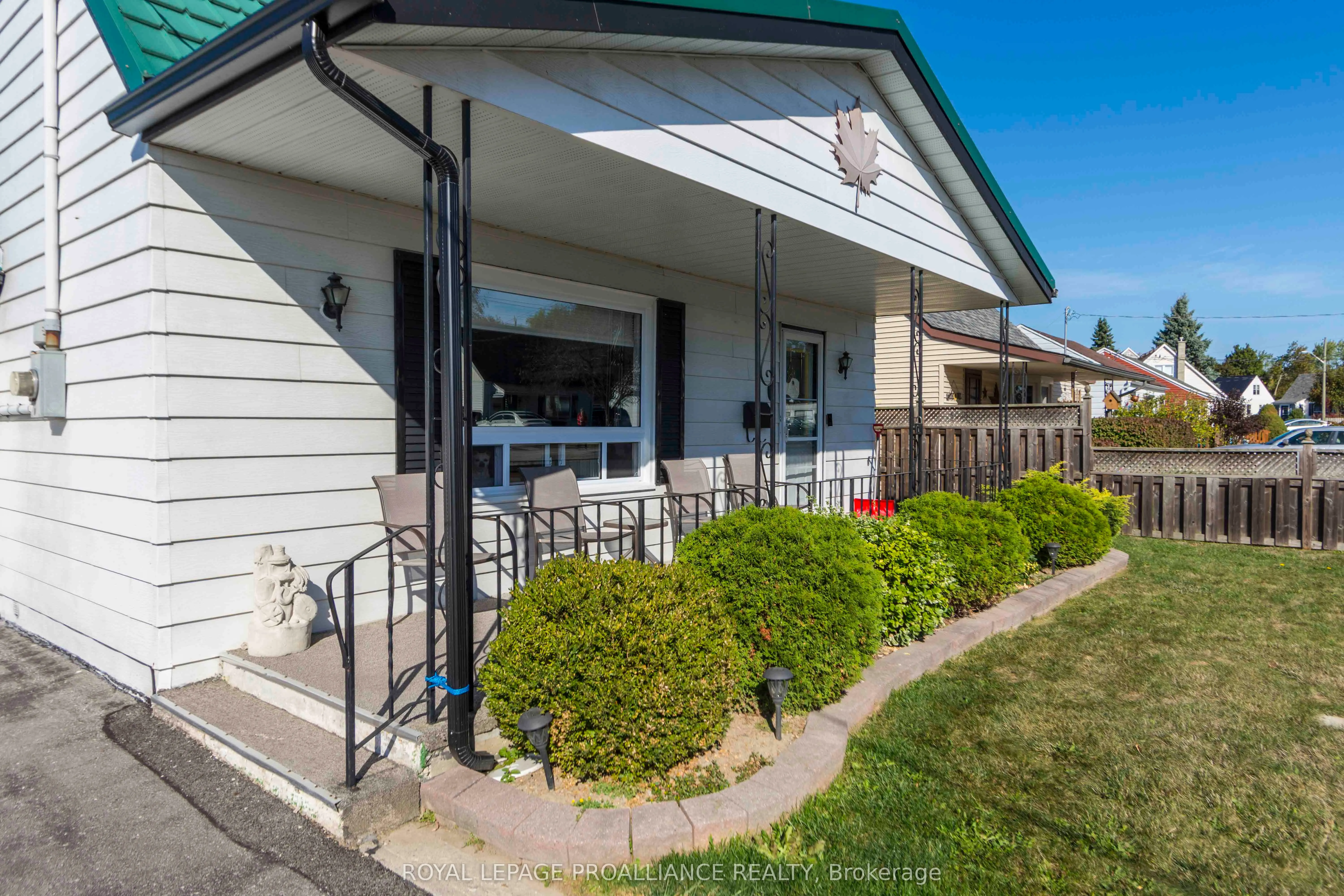 6 Kerr Crescent