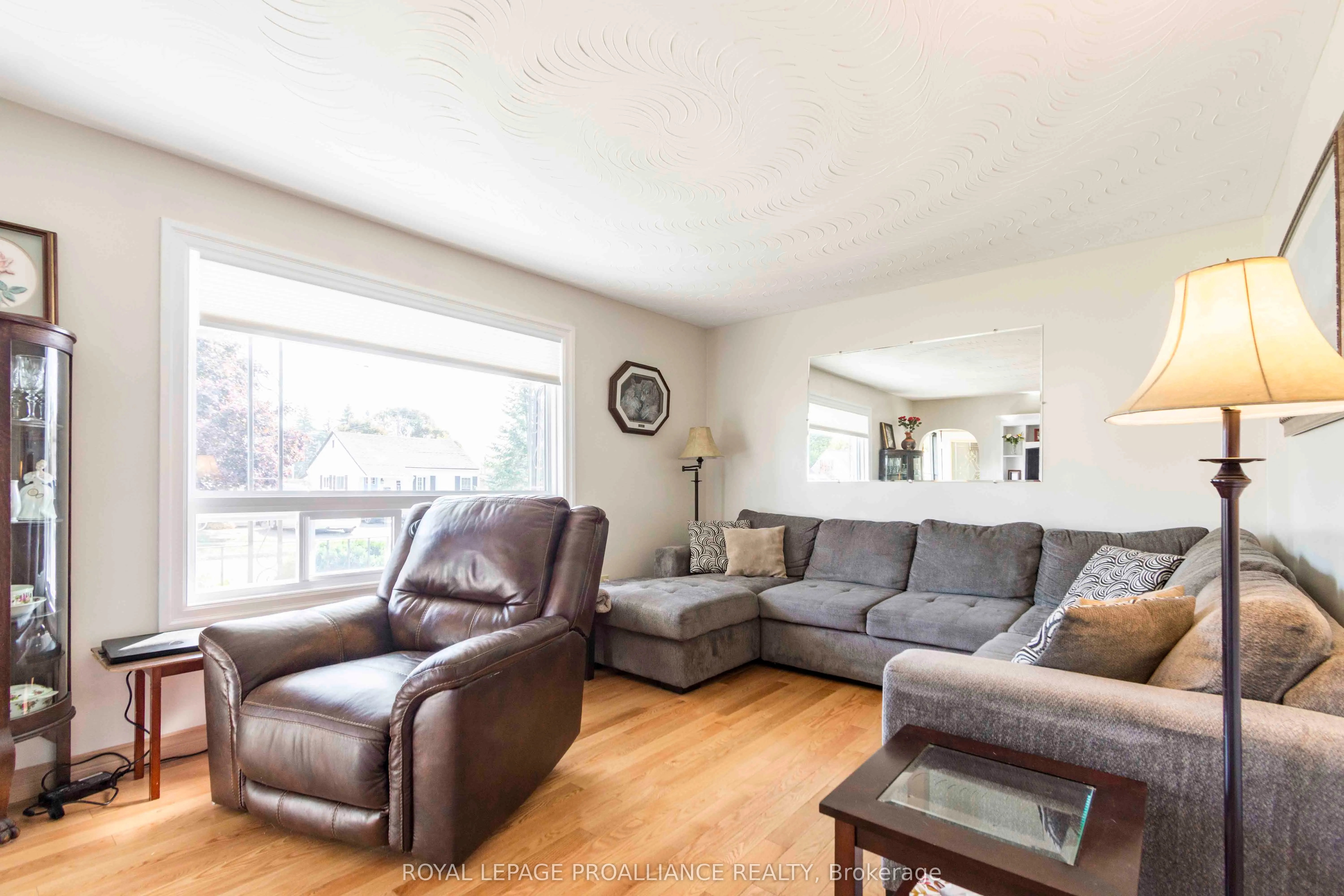 6 Kerr Crescent