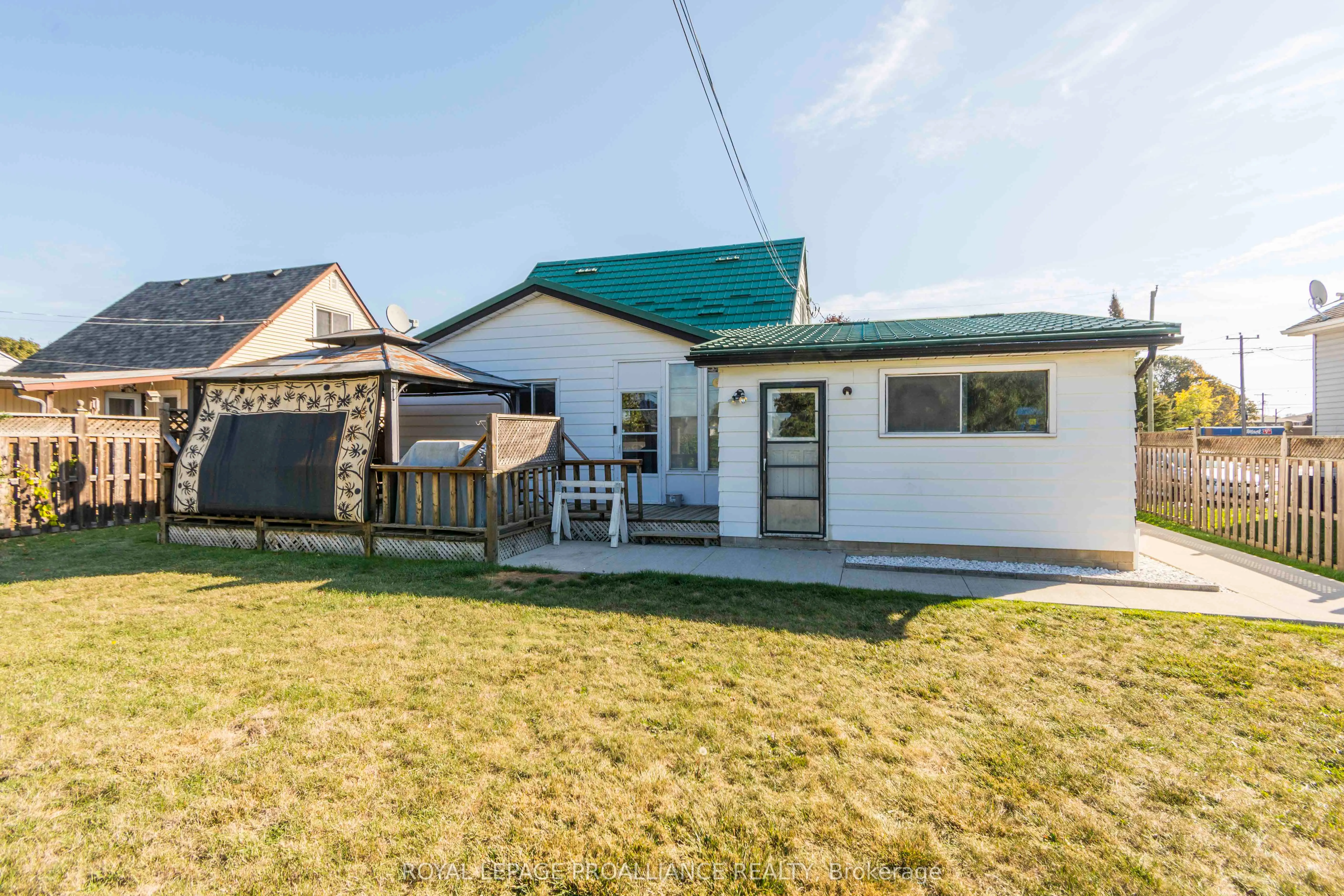 6 Kerr Crescent