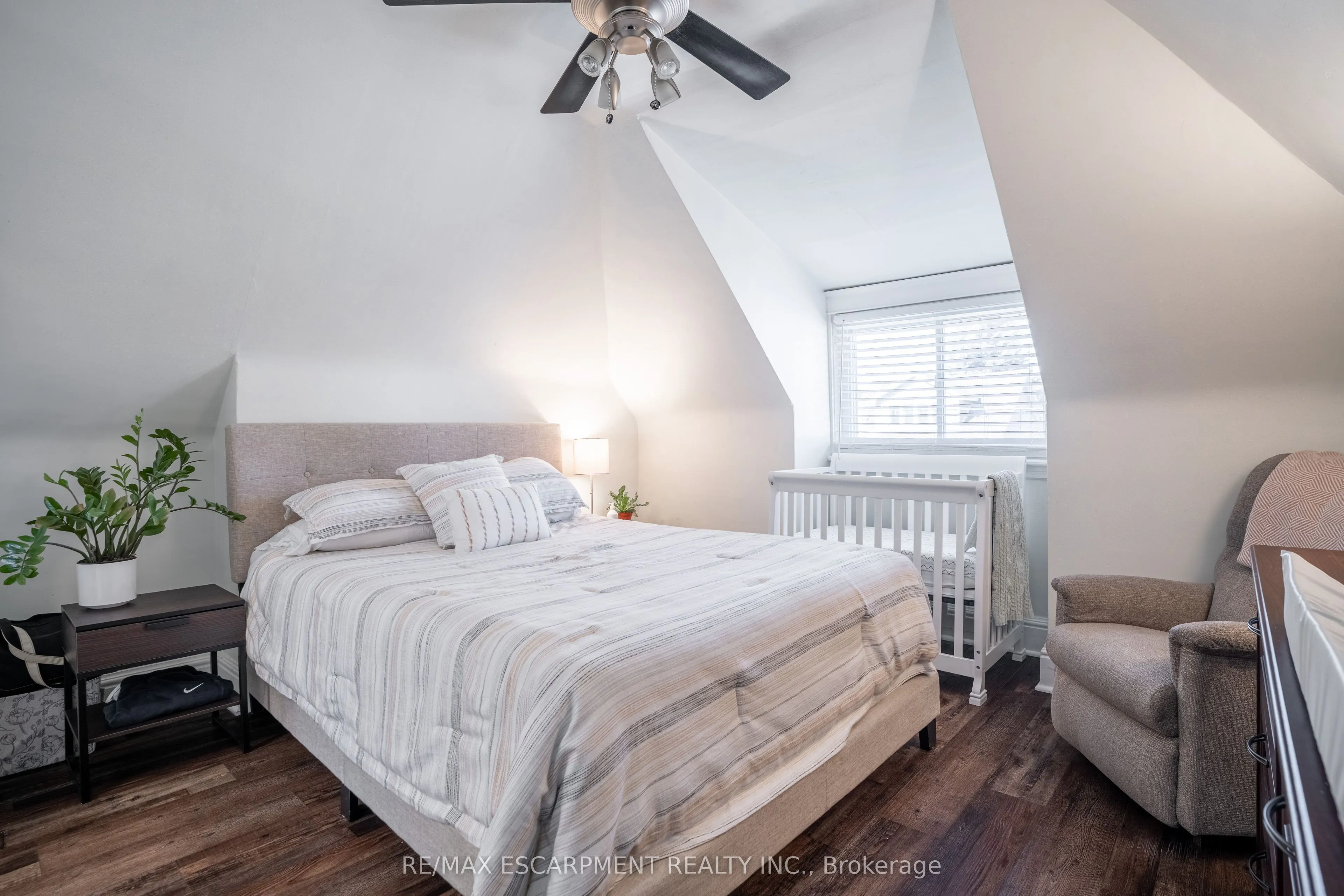 73 Kenilworth Avenue S