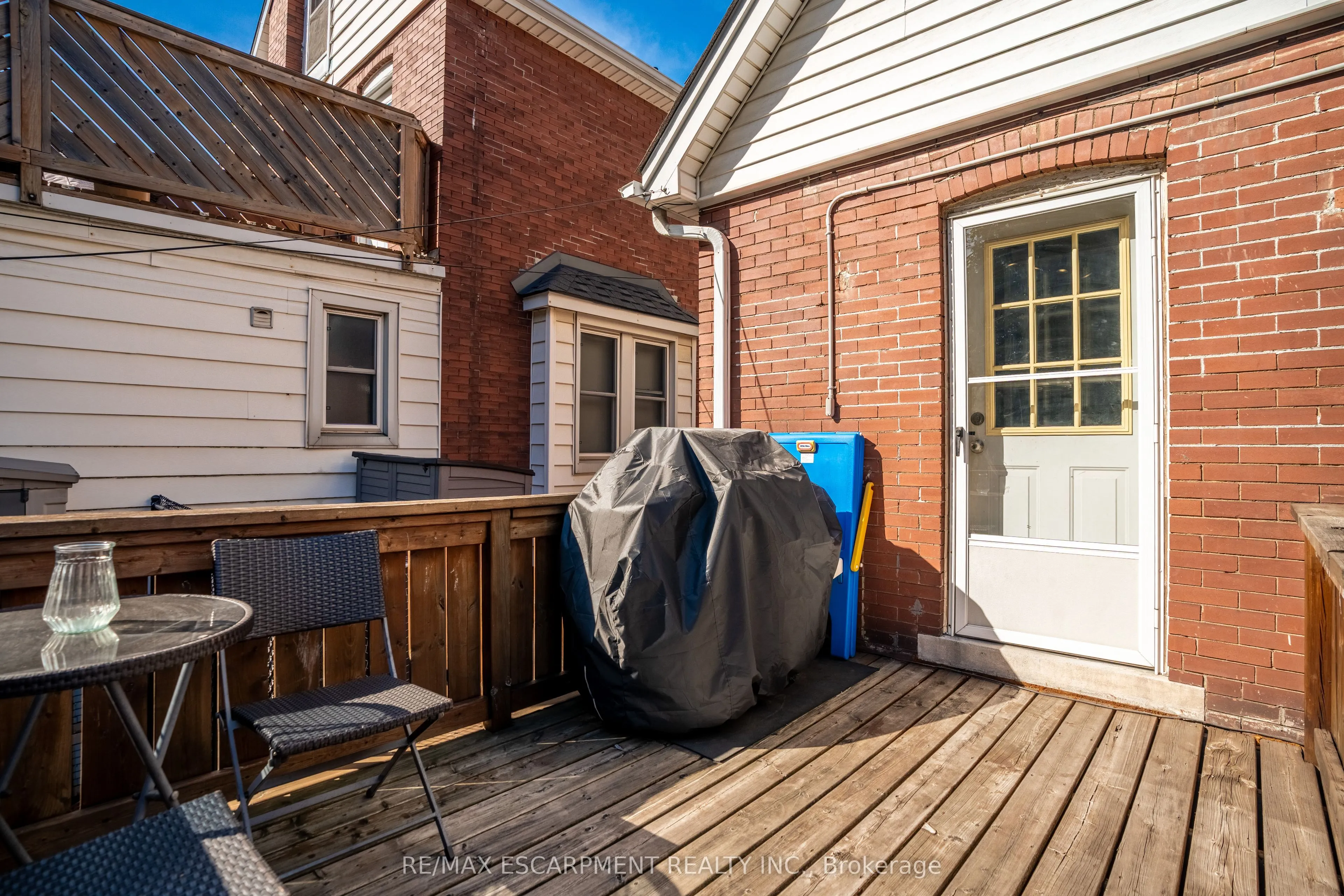 73 Kenilworth Avenue S