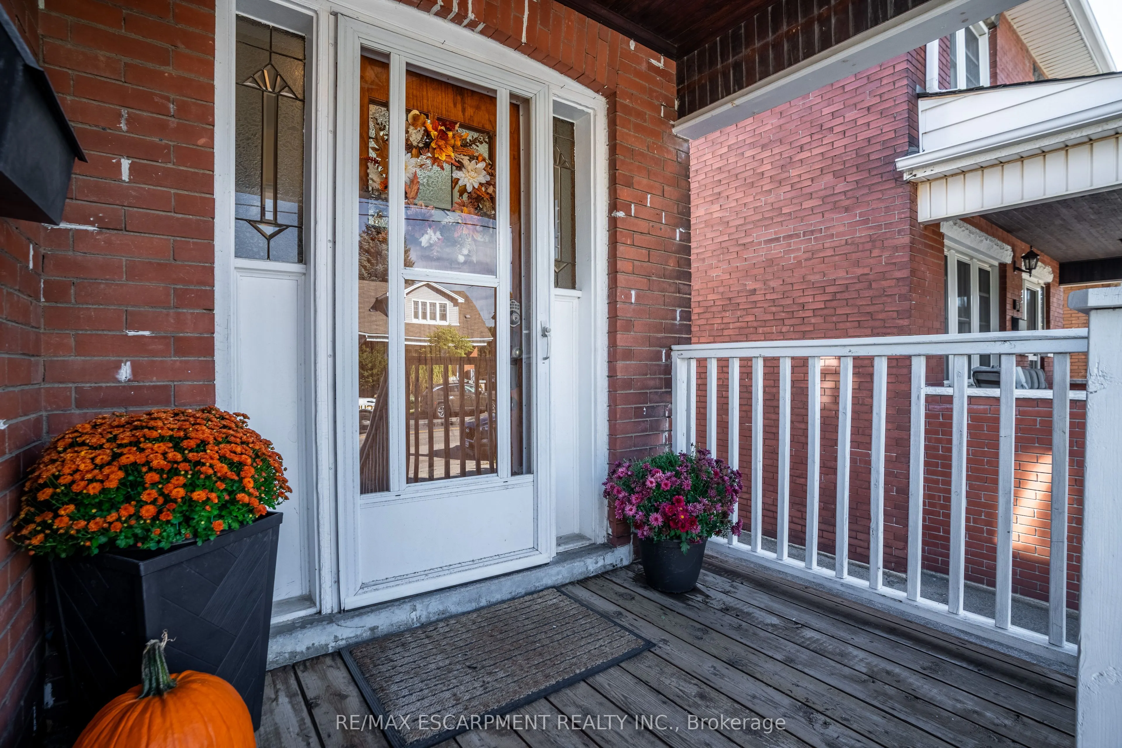 73 Kenilworth Avenue S