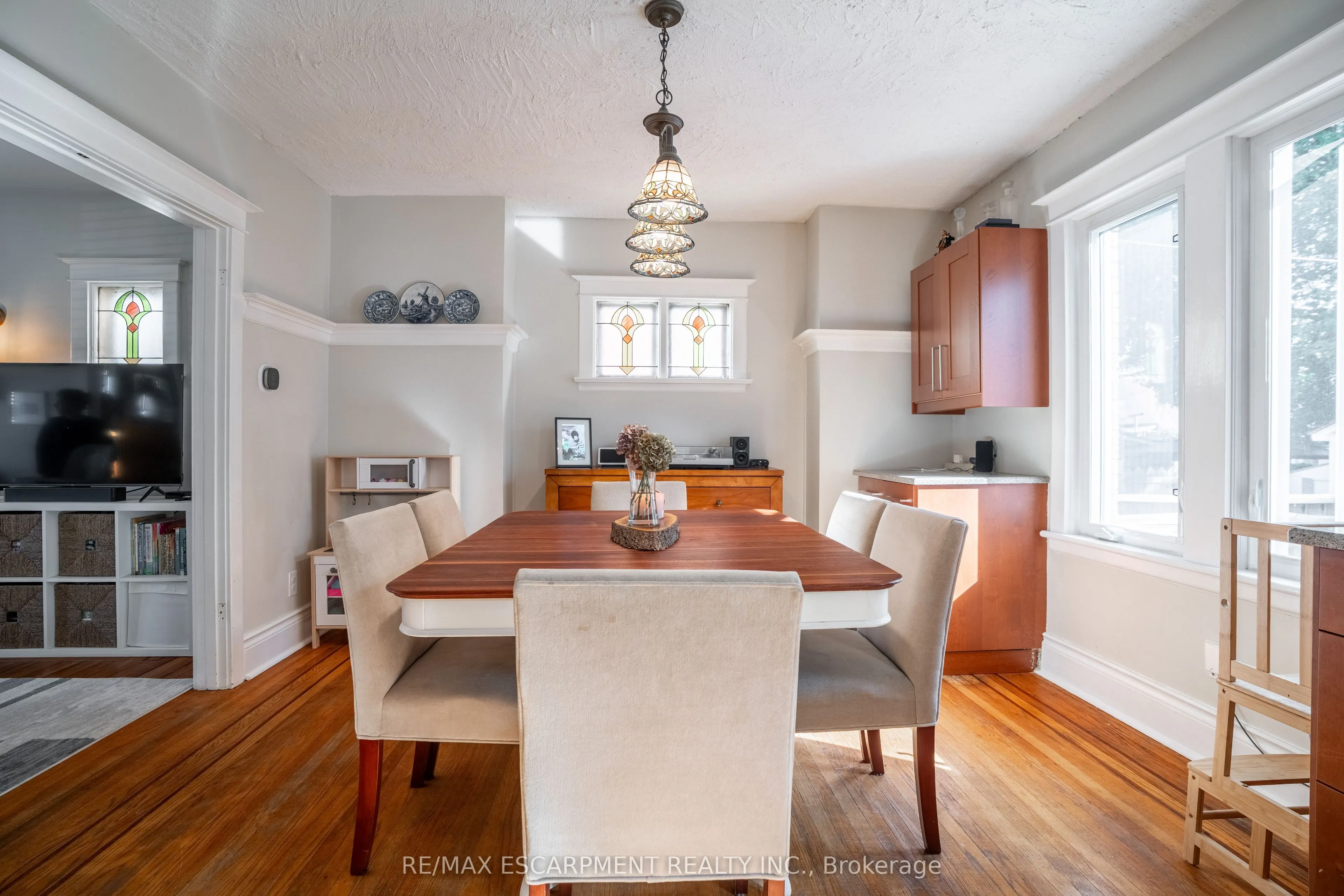 73 Kenilworth Avenue S