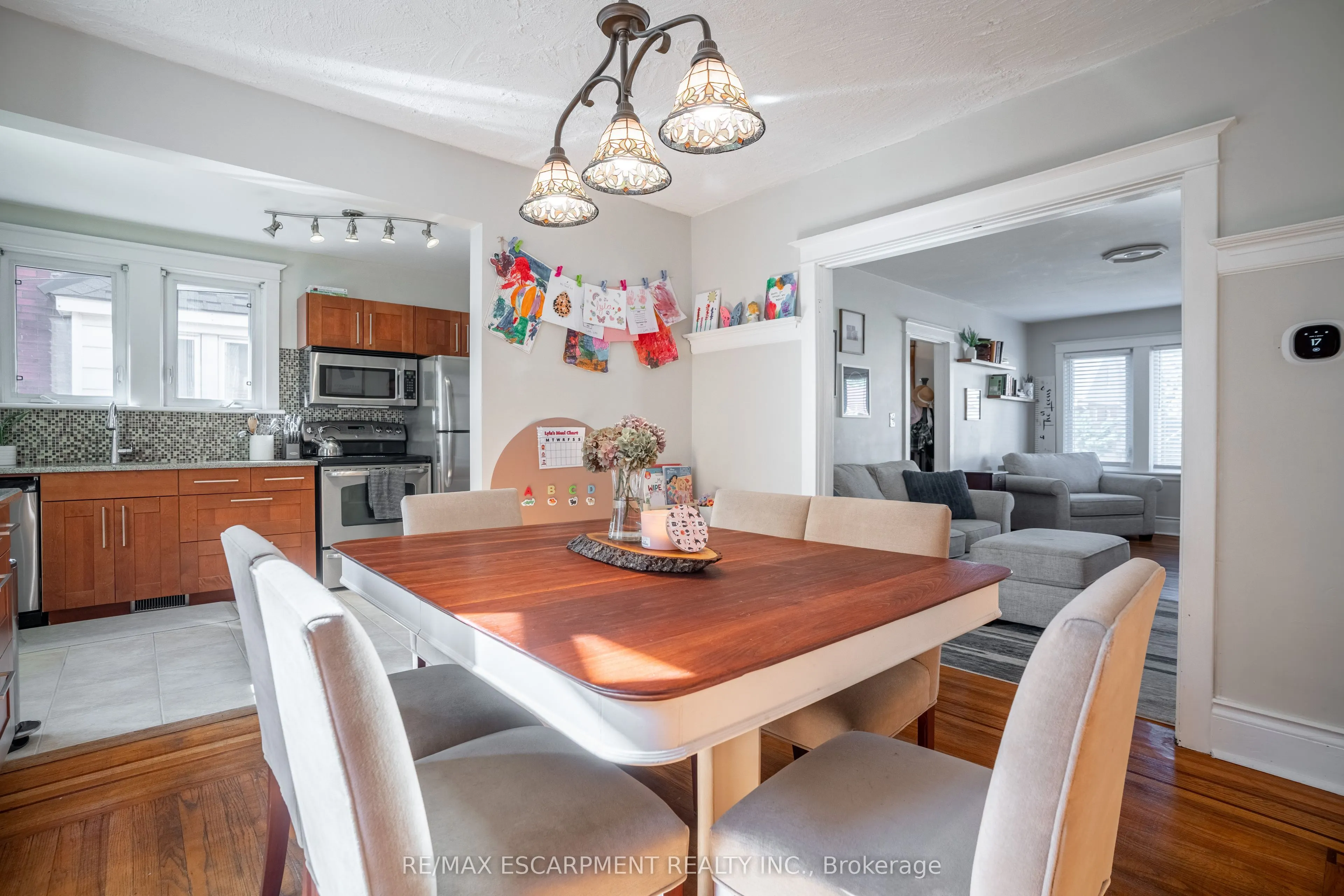 73 Kenilworth Avenue S