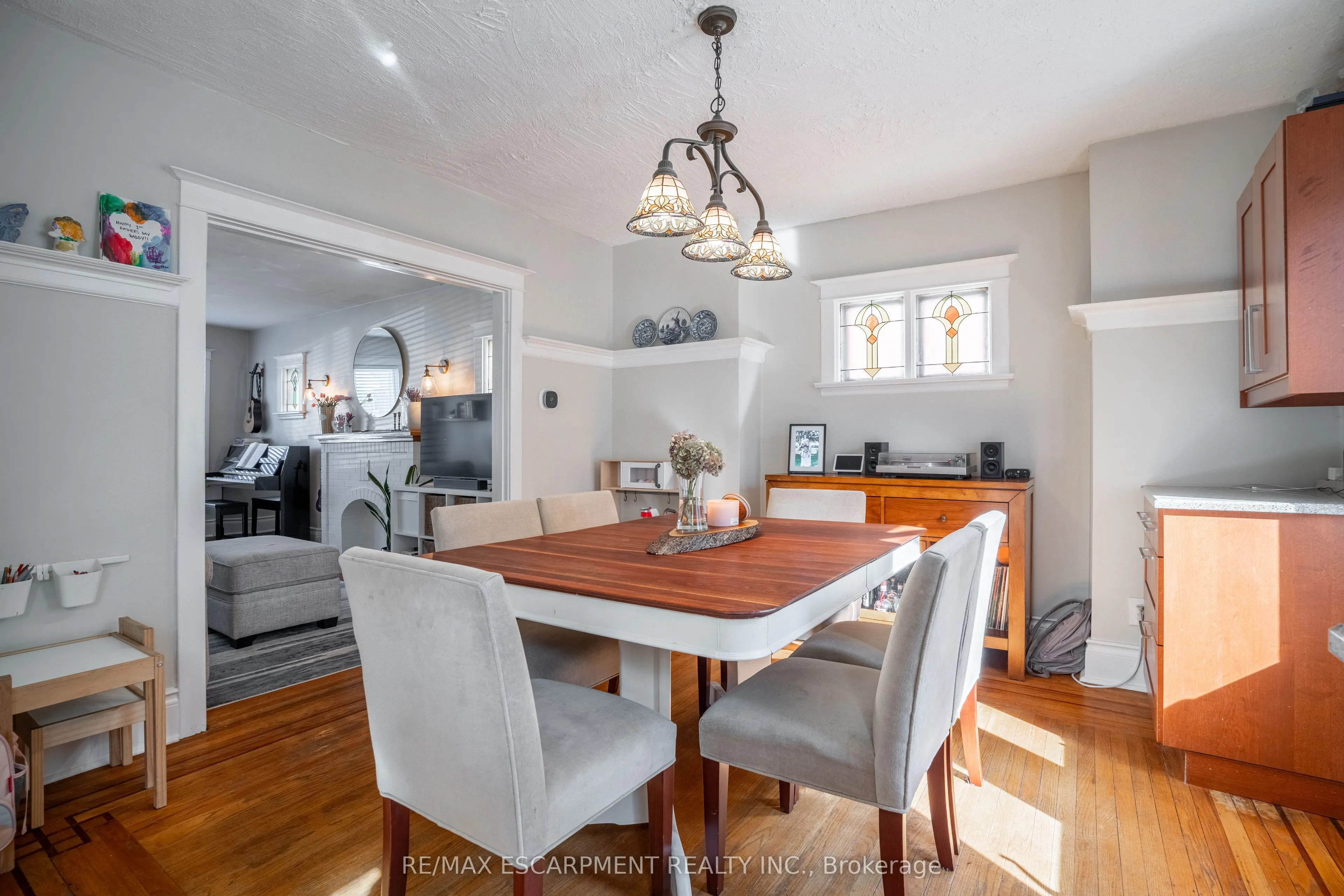 73 Kenilworth Avenue S