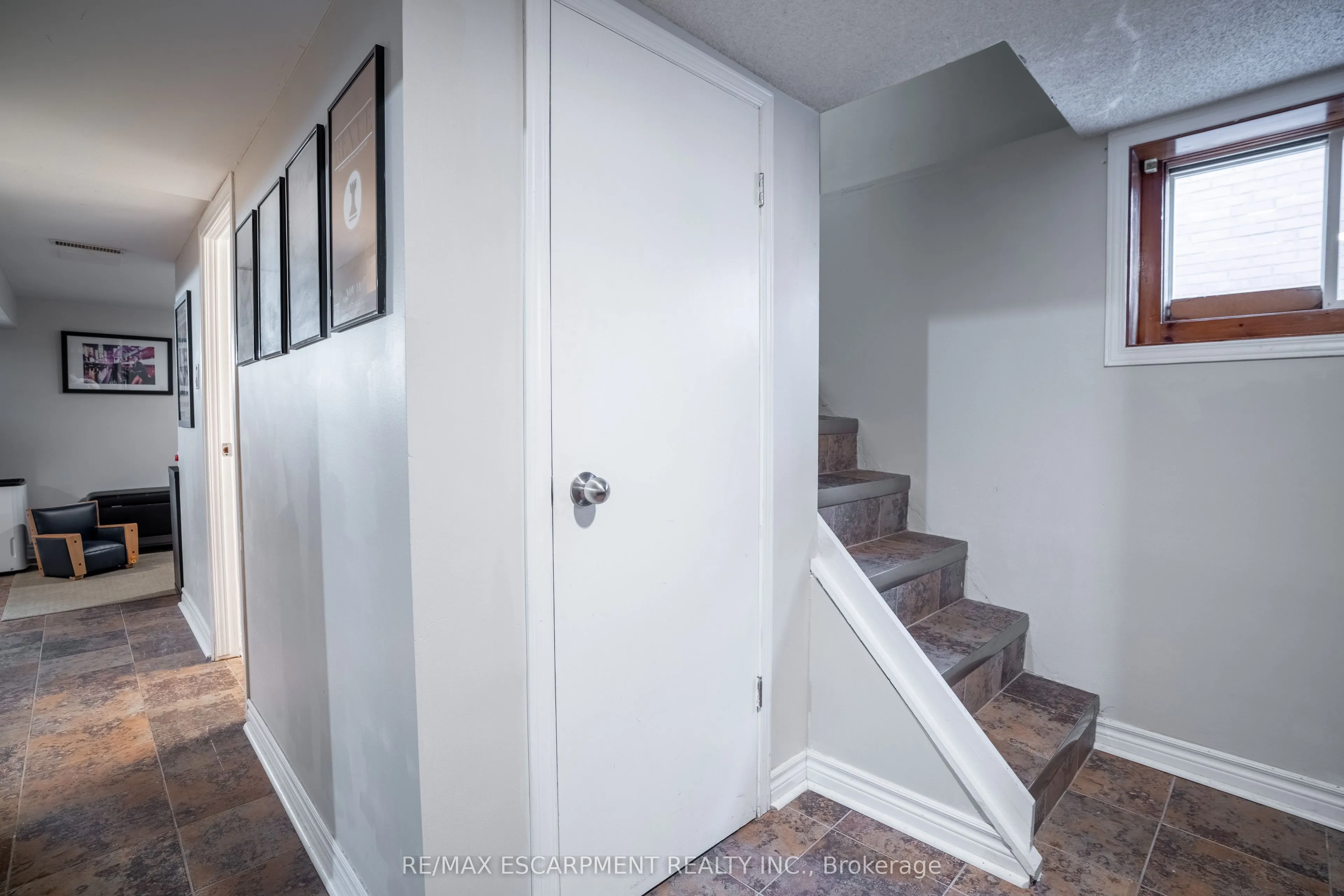 73 Kenilworth Avenue S