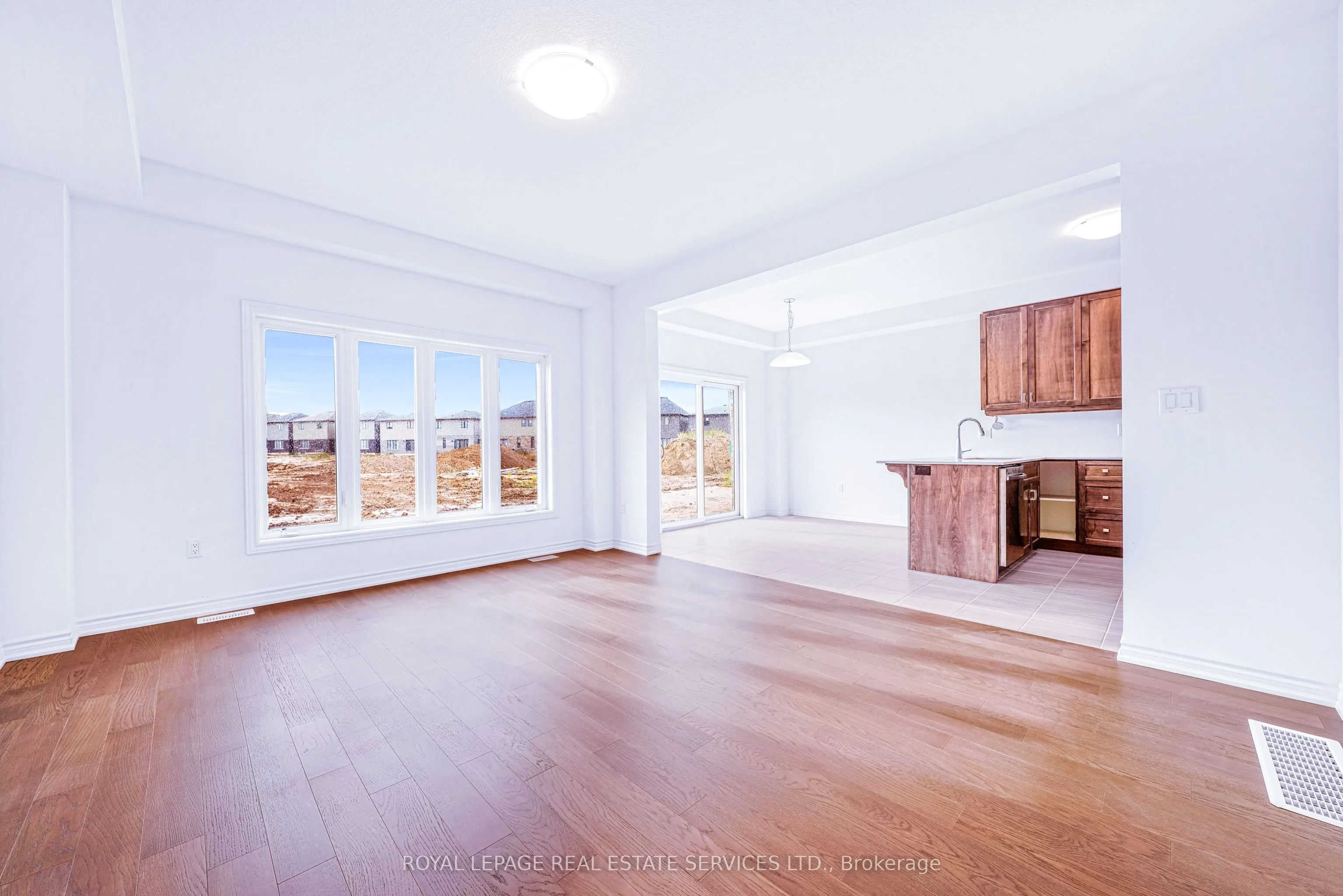 12 Elkington Lane