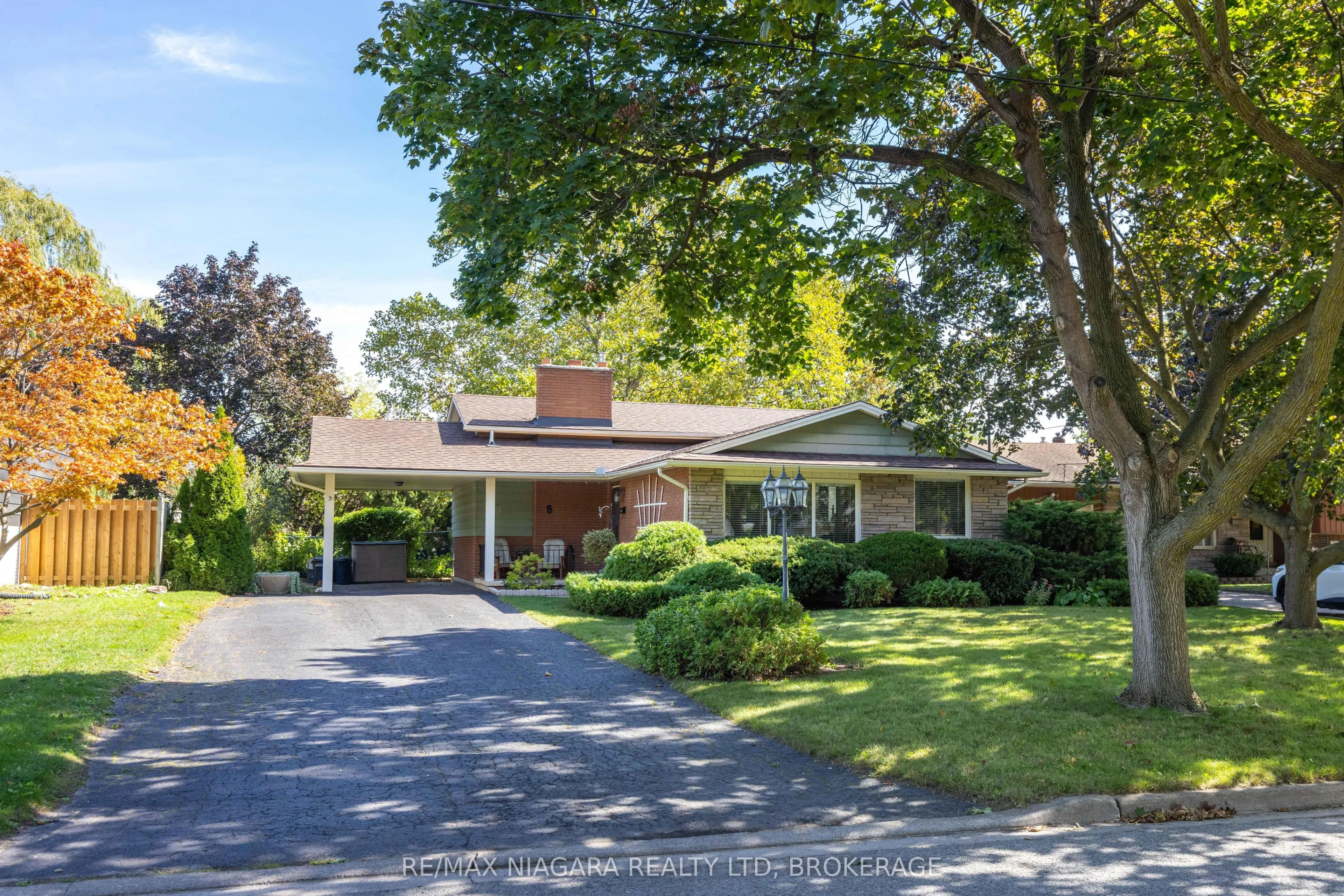 8 Jefferson Drive