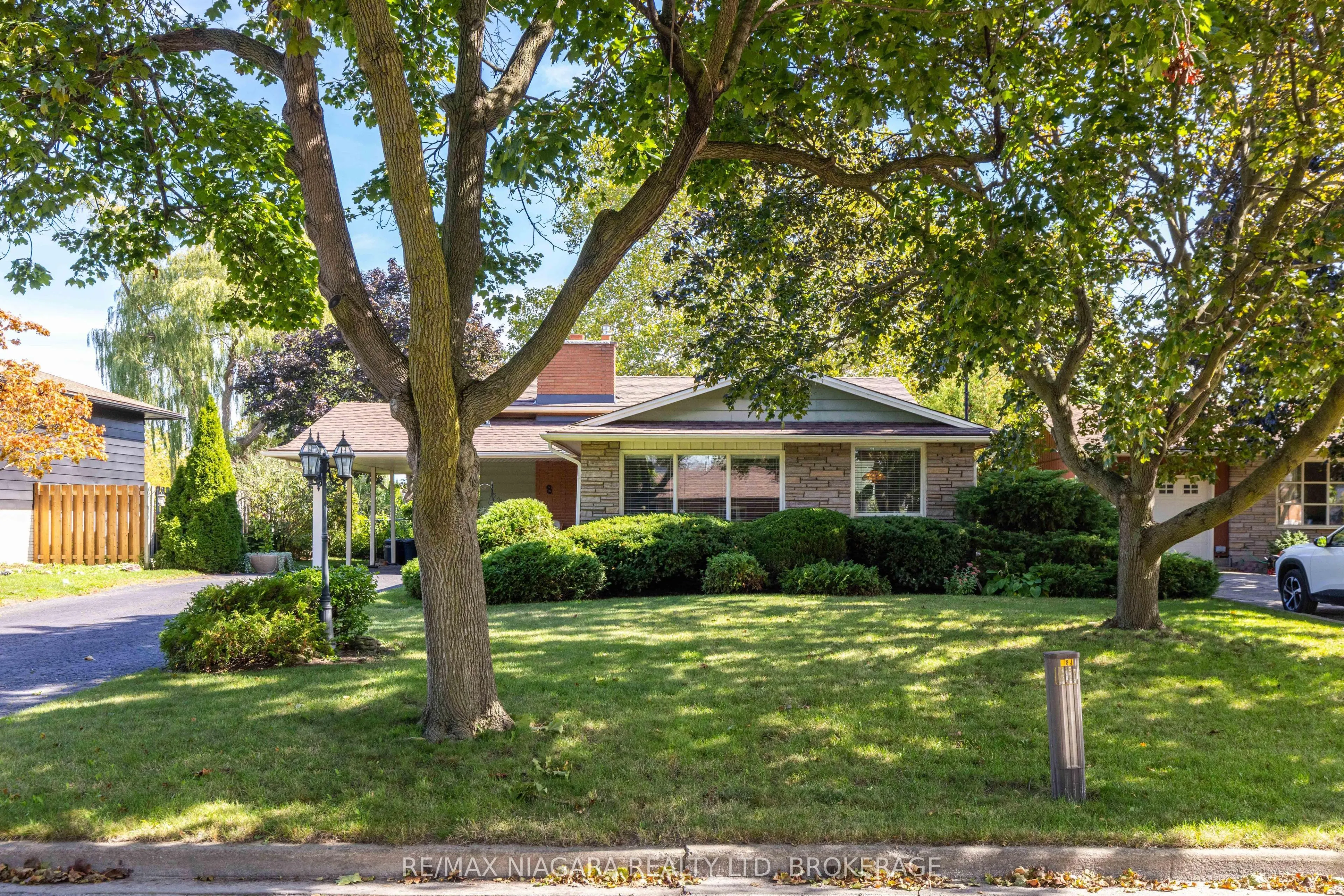 8 Jefferson Drive