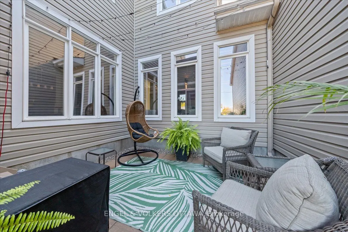 1003 Markwick Crescent
