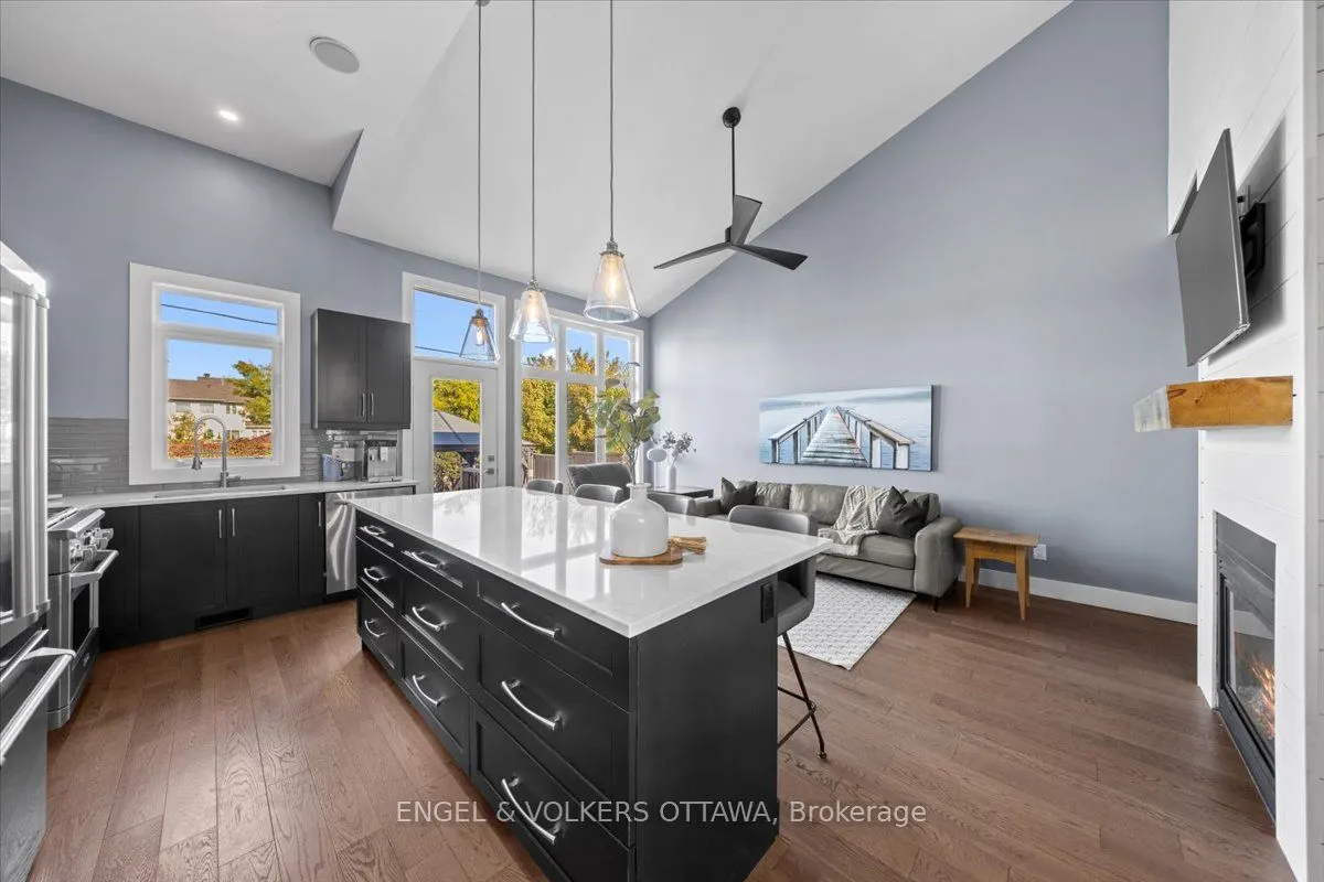 1003 Markwick Crescent