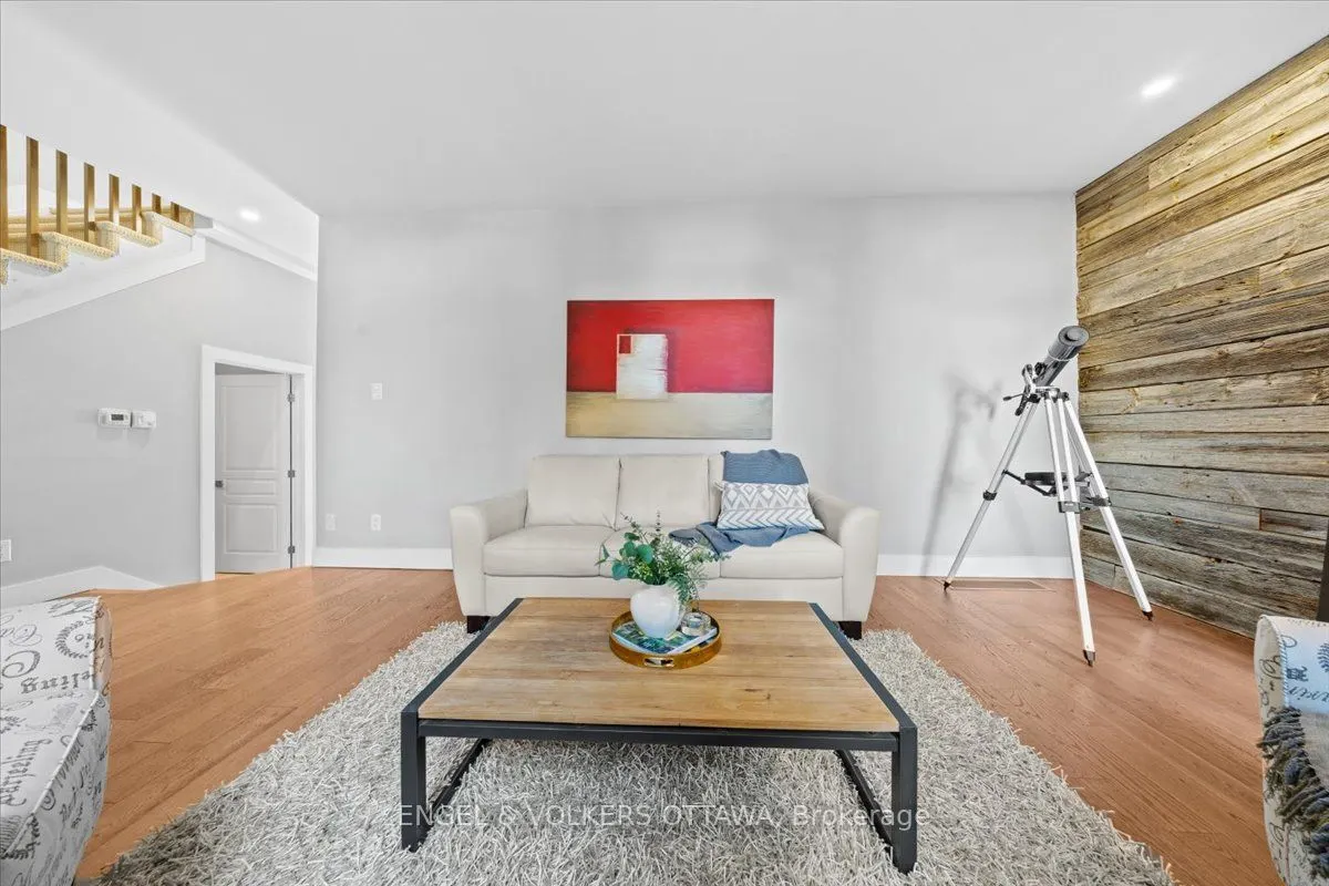 1003 Markwick Crescent