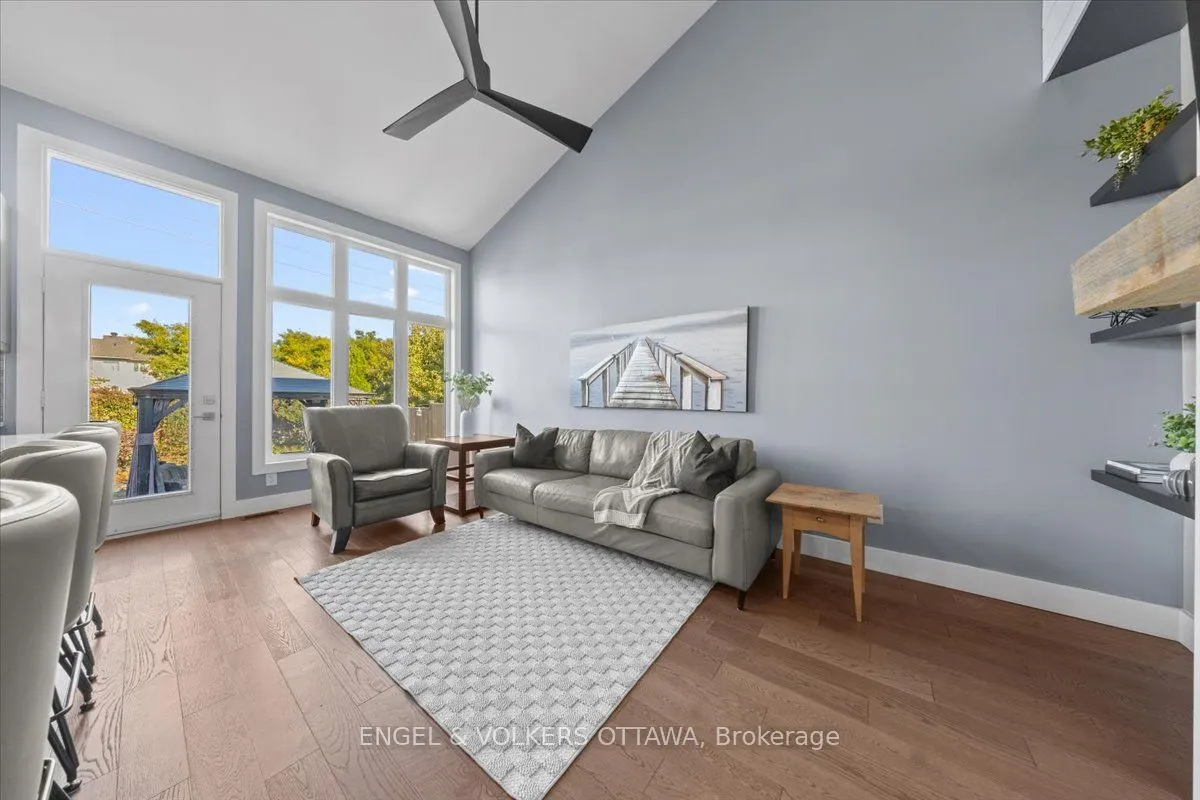 1003 Markwick Crescent