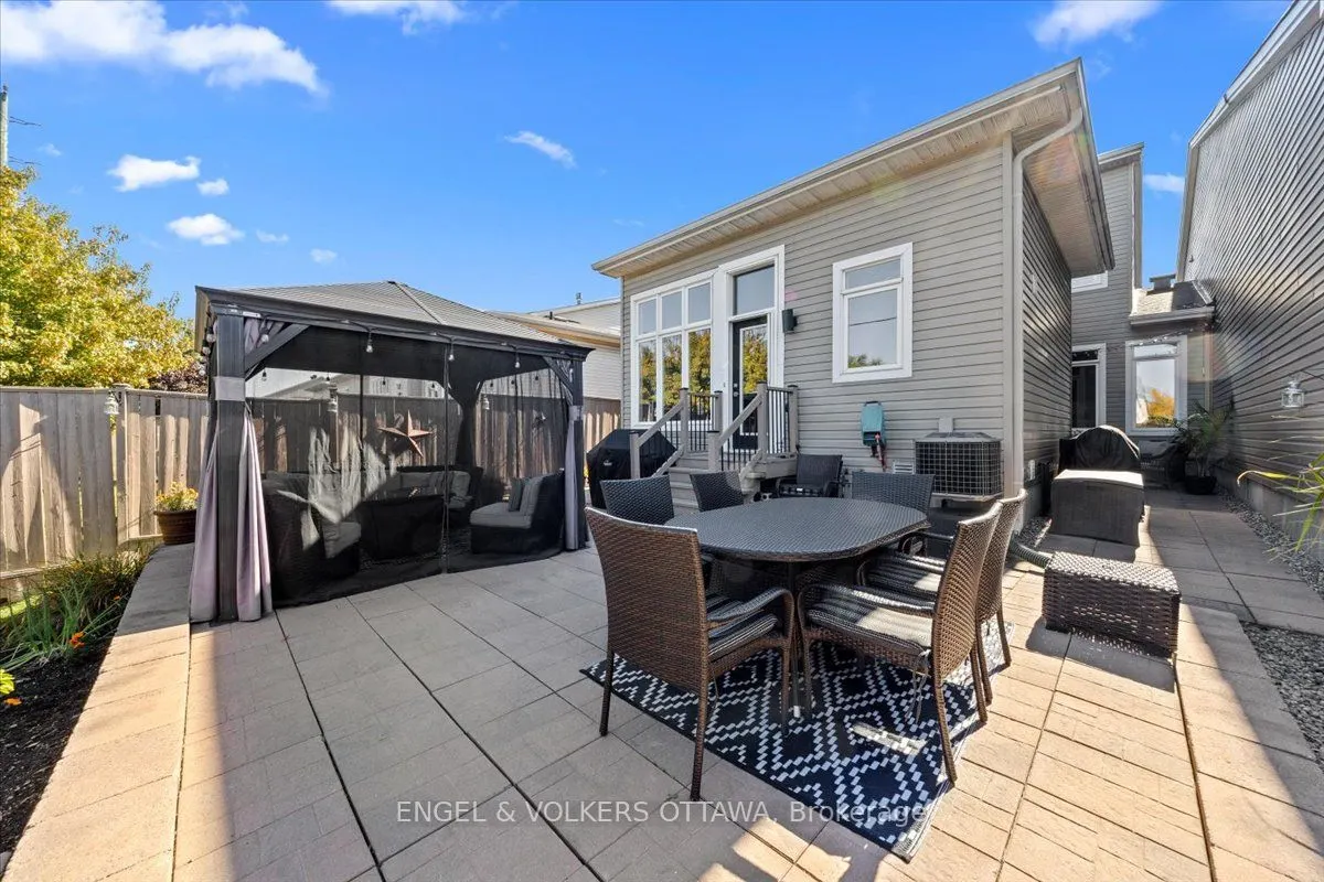 1003 Markwick Crescent