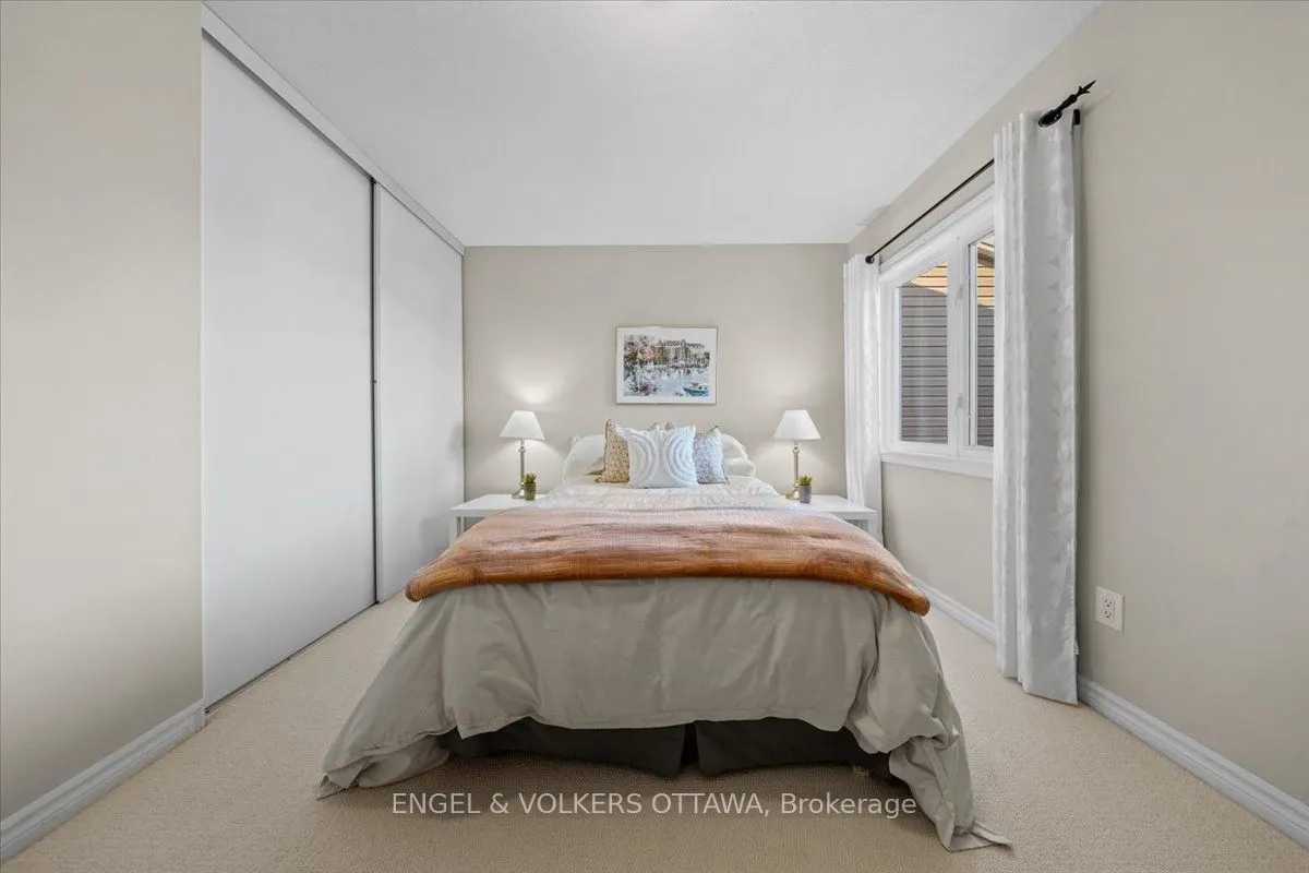1003 Markwick Crescent