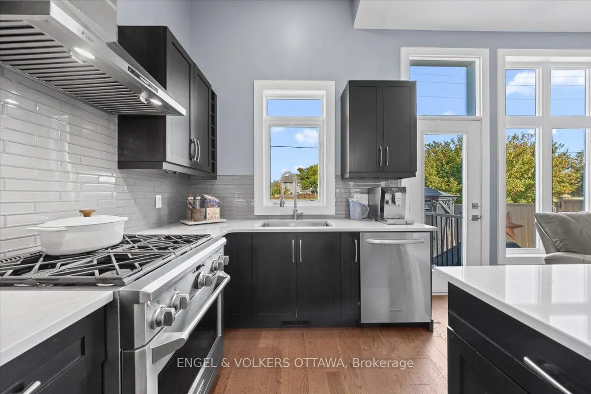 1003 Markwick Crescent